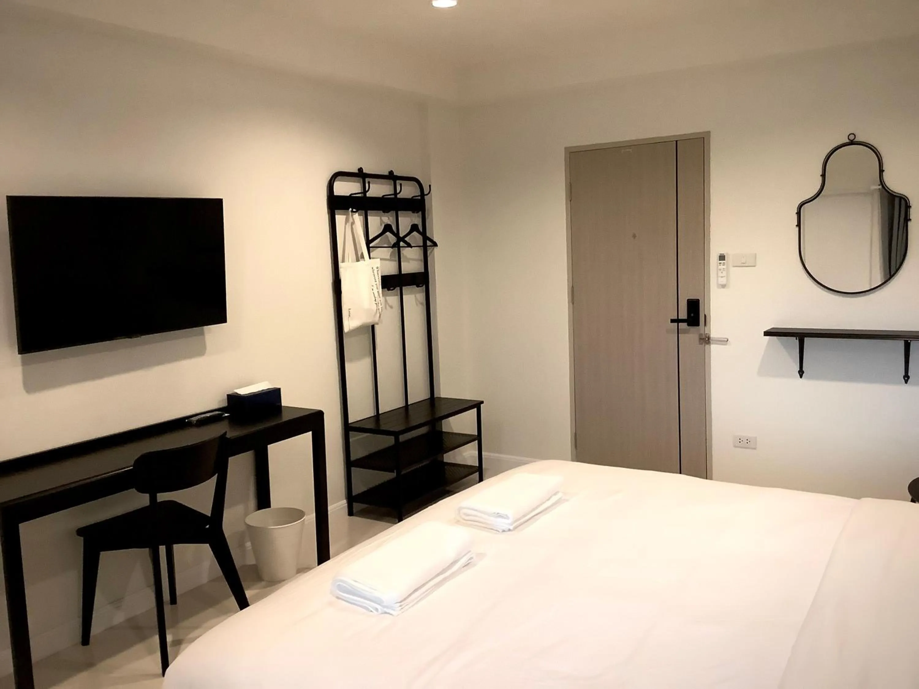 Photo of the whole room, Bed in IKKYU2 Angthong อิคคิว2