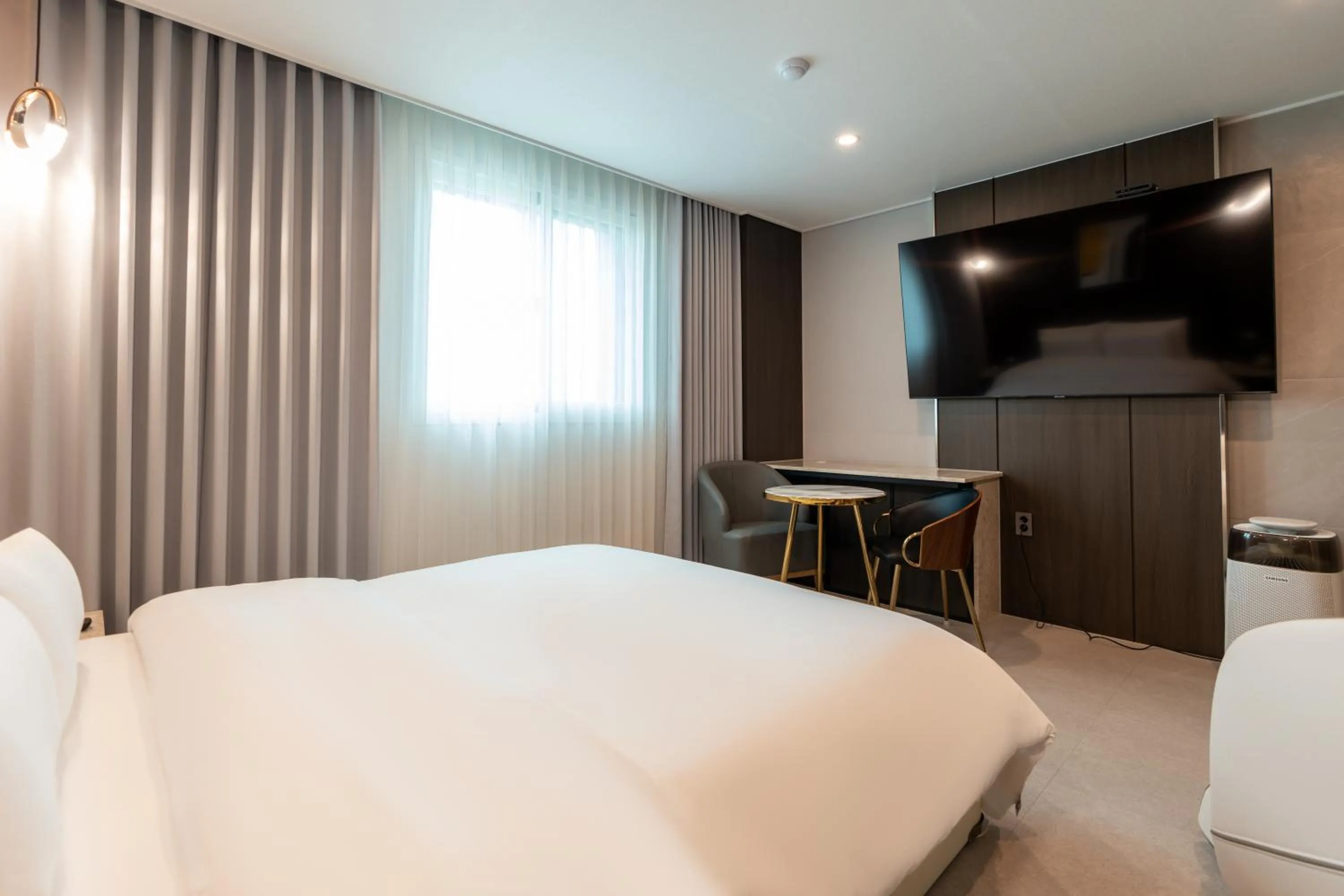TV and multimedia, Bed in Jecheon Hound Hotel
