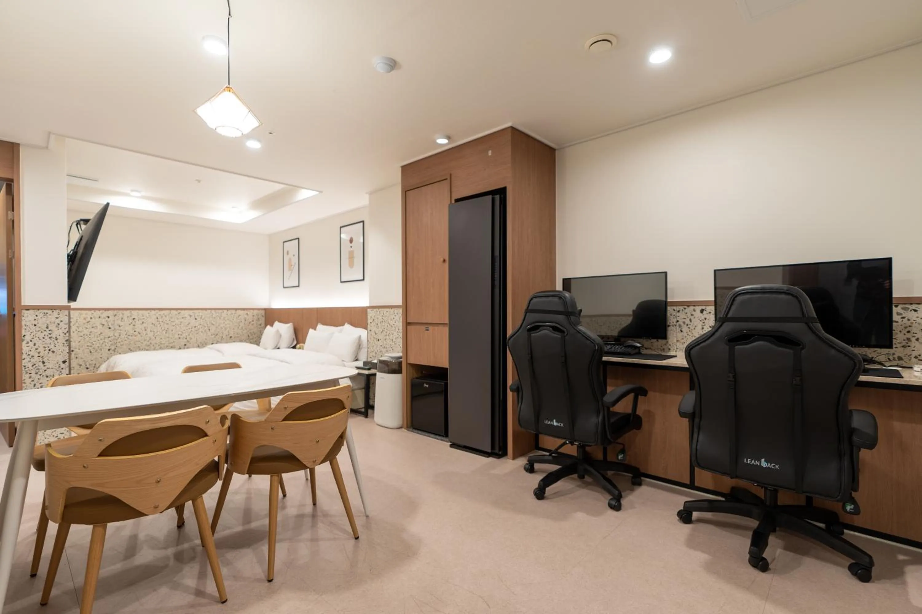 TV and multimedia in Jecheon Hound Hotel