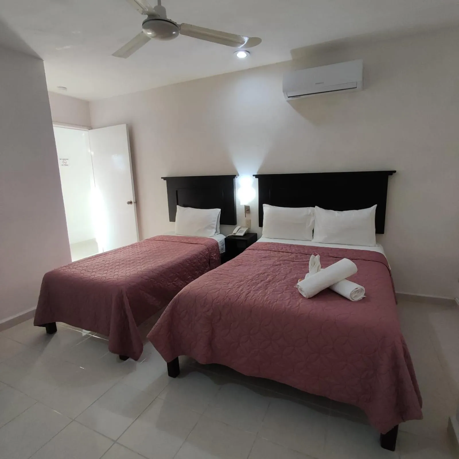 Bed in Hotel Malecón