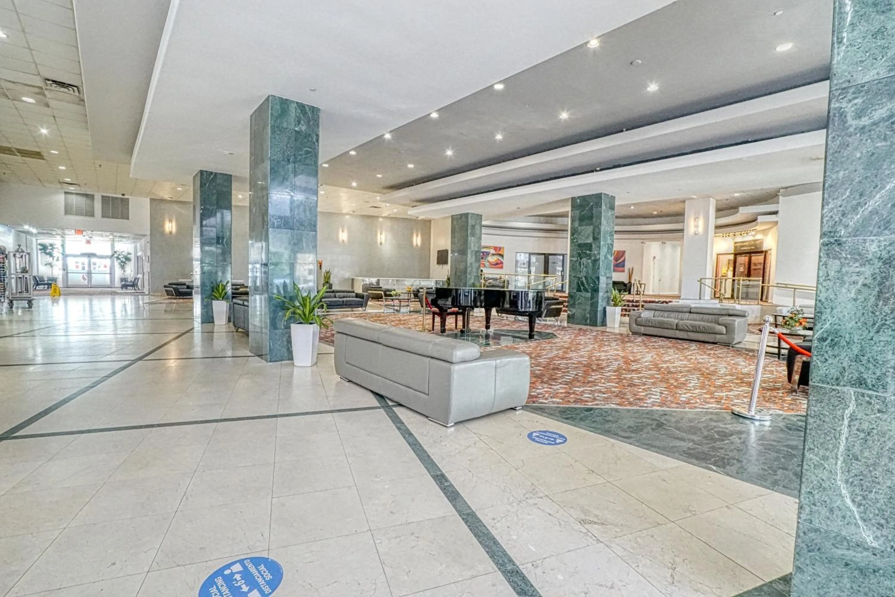 Lobby or reception in Deluxe Studios and Apartments at the Casablanca