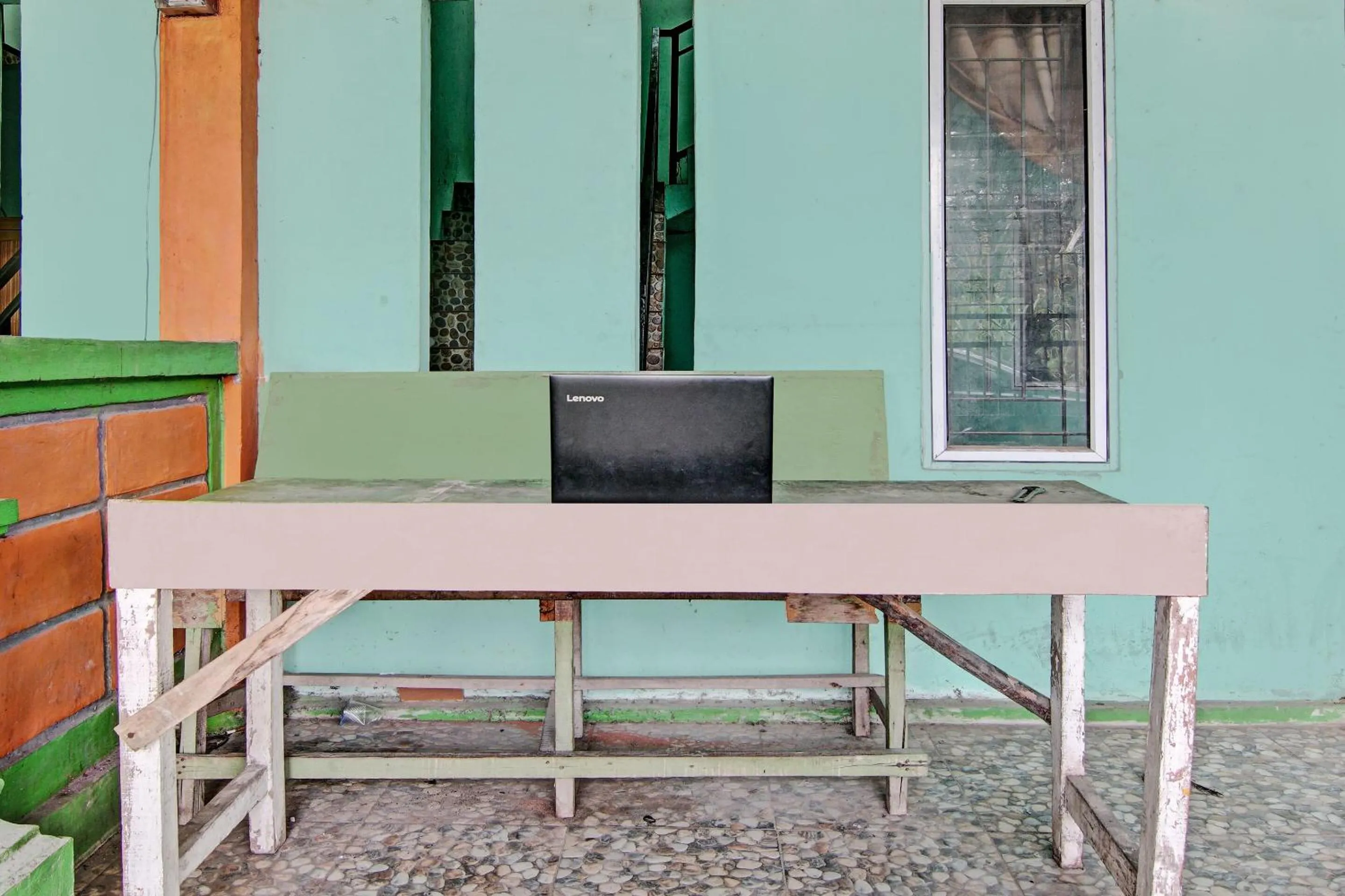 Lobby or reception in Hotel O Penginapan Syafira Near Perumahan Mustamindo Permai 1