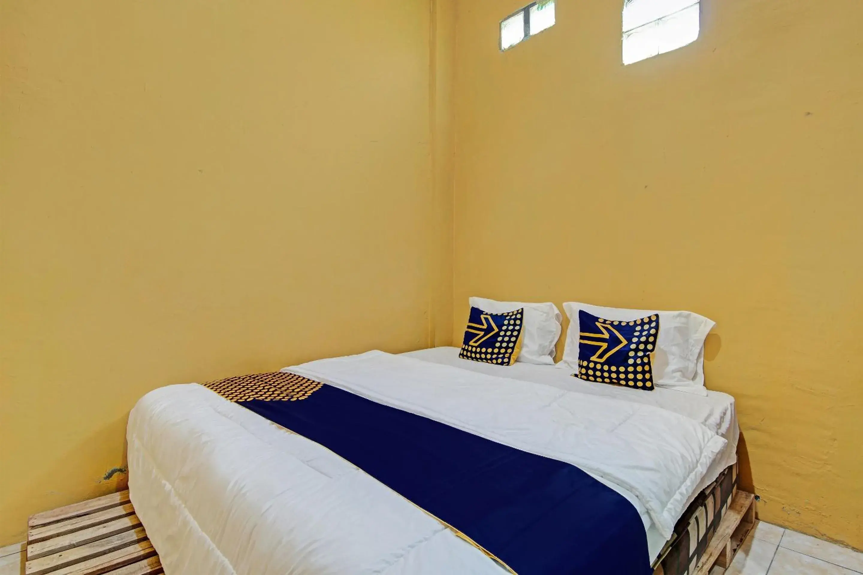 Budget Double Room in Hotel O Penginapan Syafira Near Perumahan Mustamindo Permai 1 Budget Double Room in Hotel O Penginapan Syafira Near Perumahan Mustamindo Permai 1