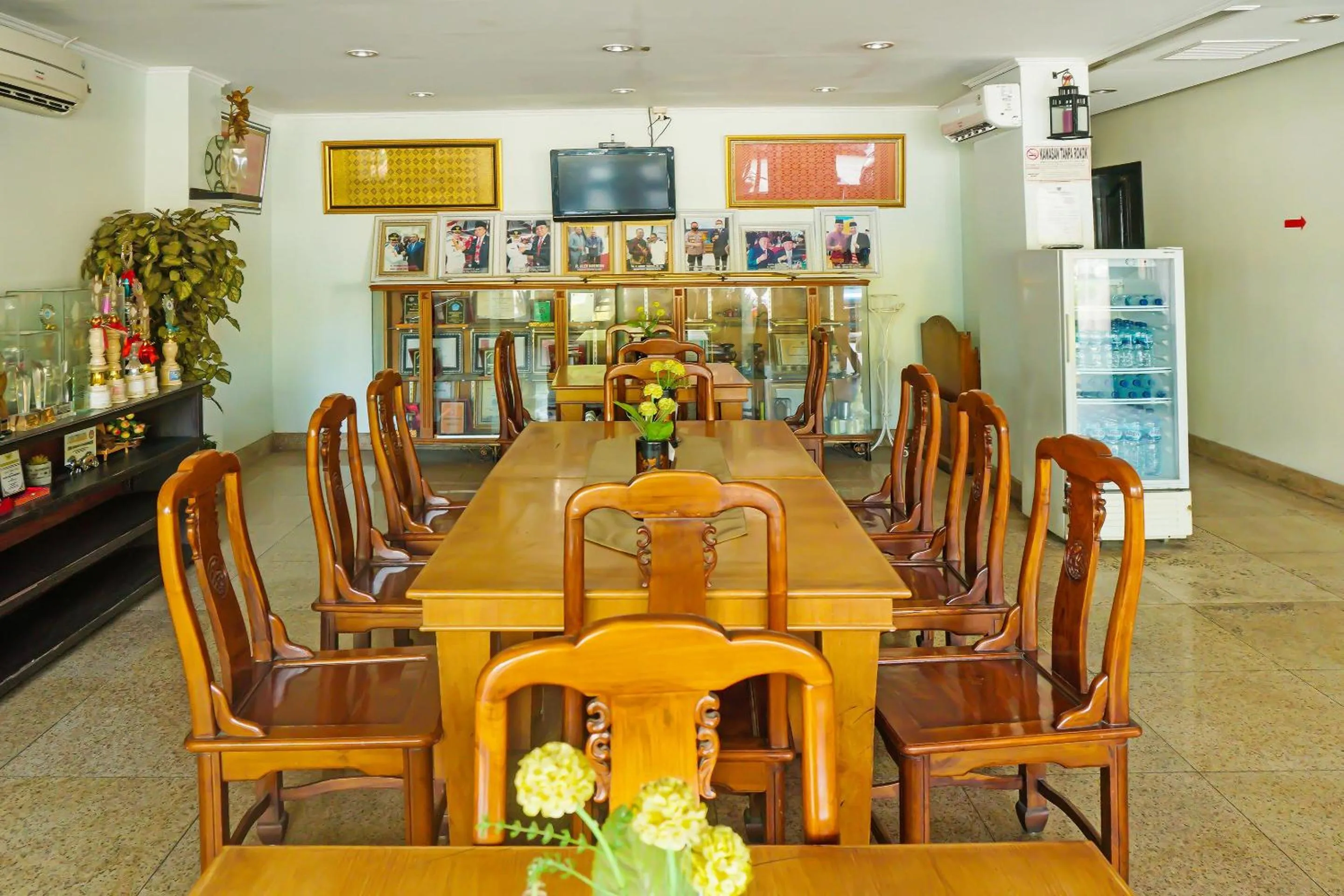 Lobby or reception in Collection O 92690 Hotel Limas