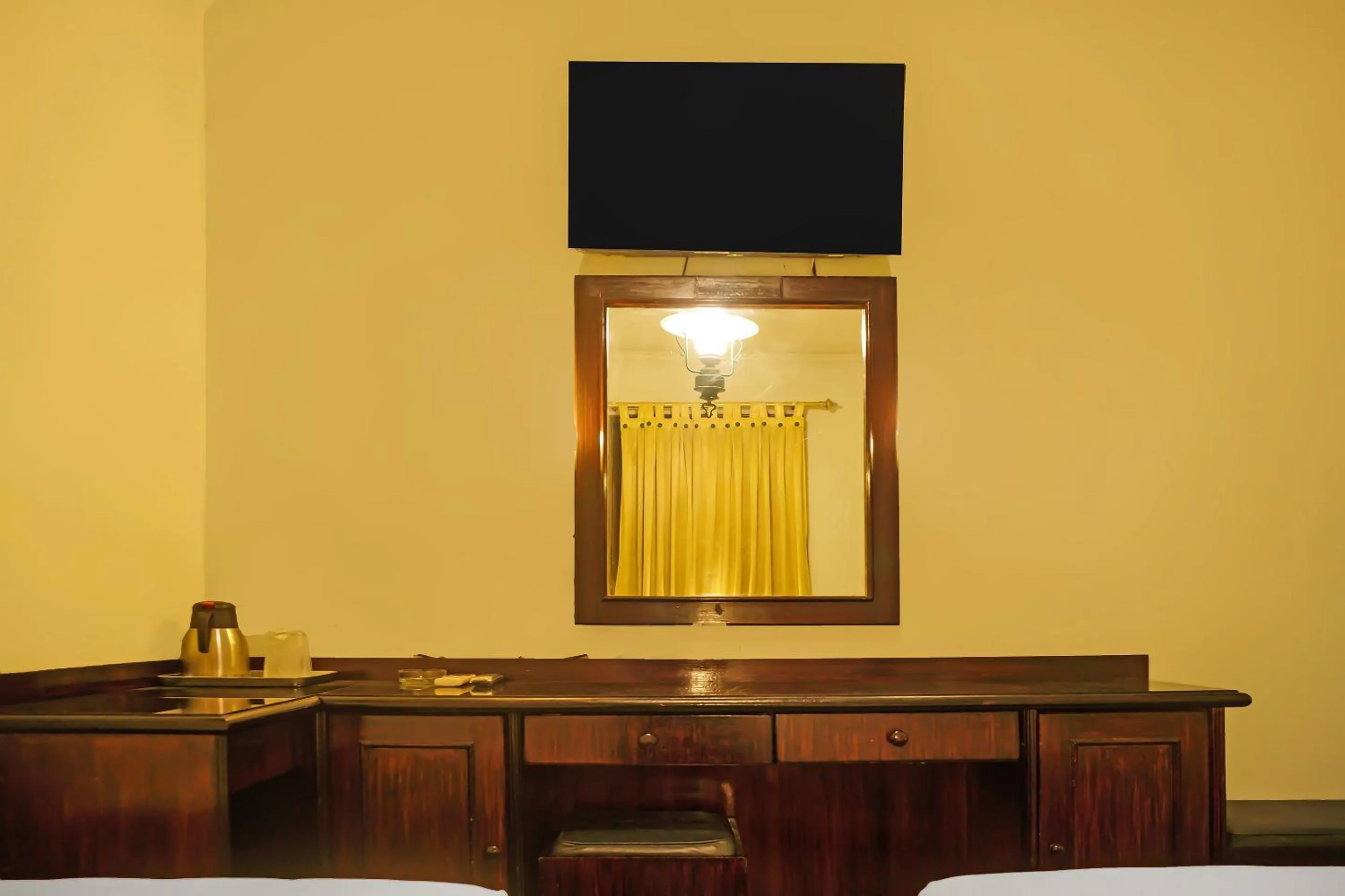 Bedroom, Bed in Collection O 92690 Hotel Limas