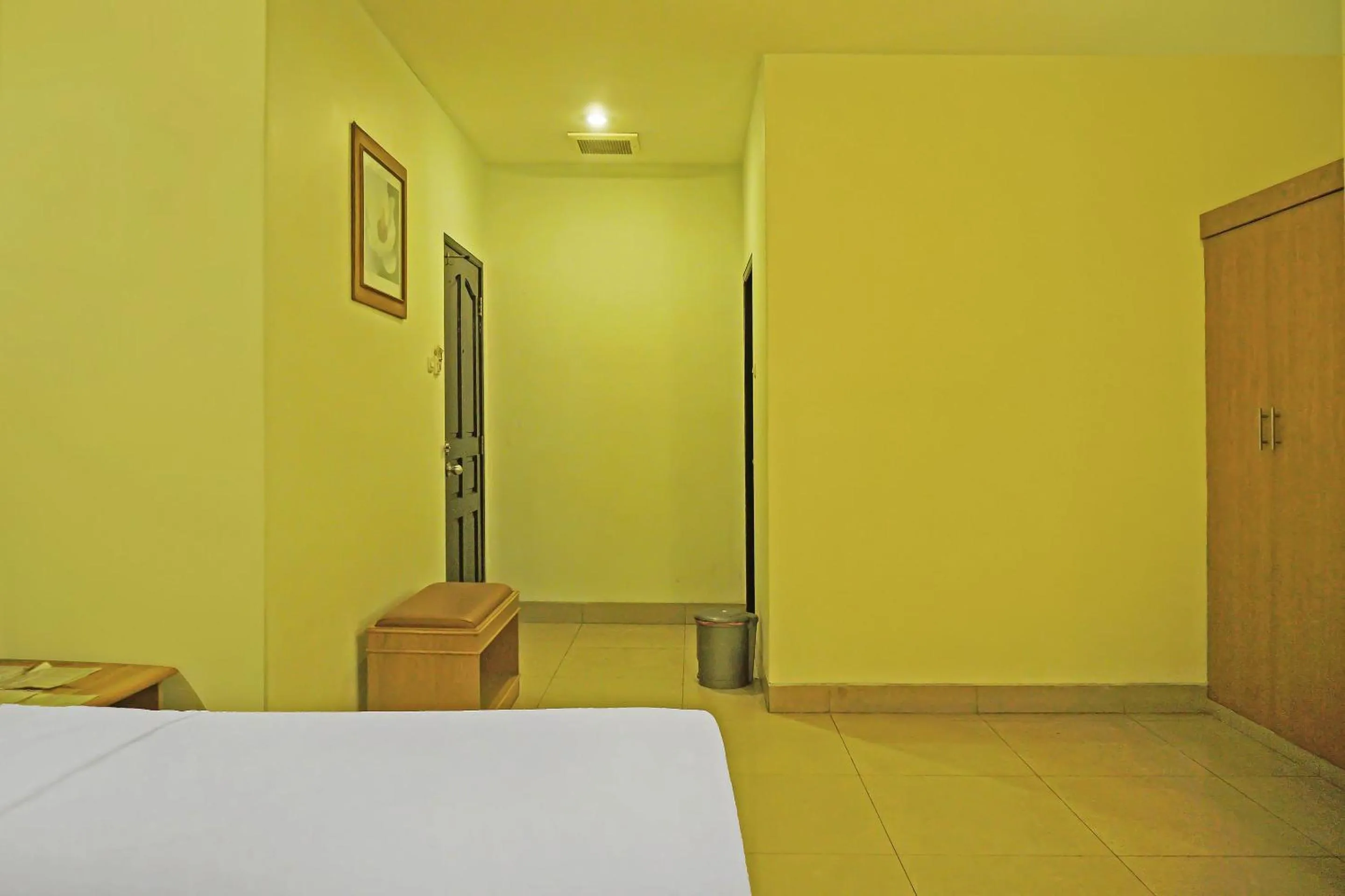 Bedroom, Bed in Collection O 92690 Hotel Limas