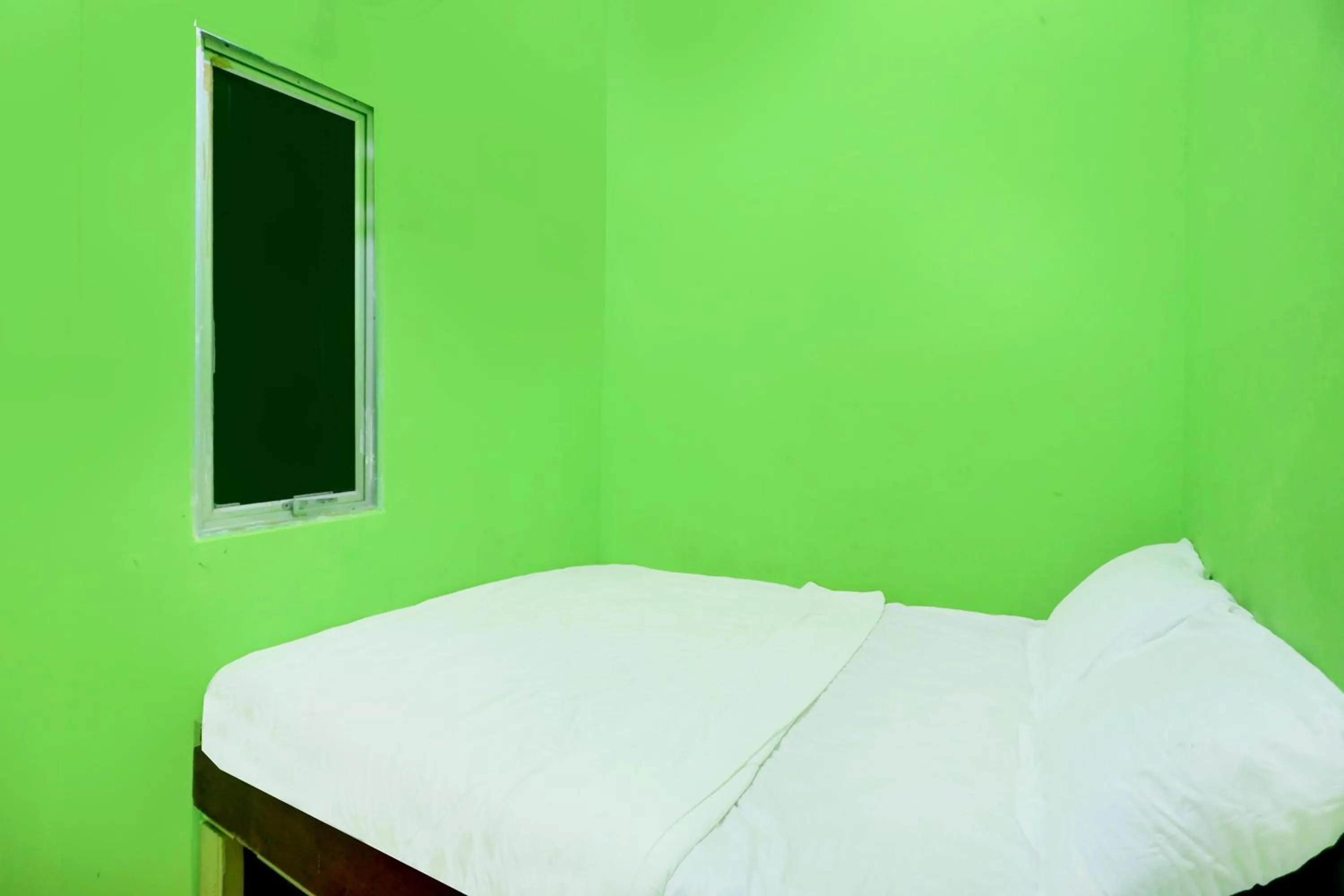 Bedroom, Bed in Hotel O Joyoakis 2 Homestay SyariahNearMall Nagoya Hill