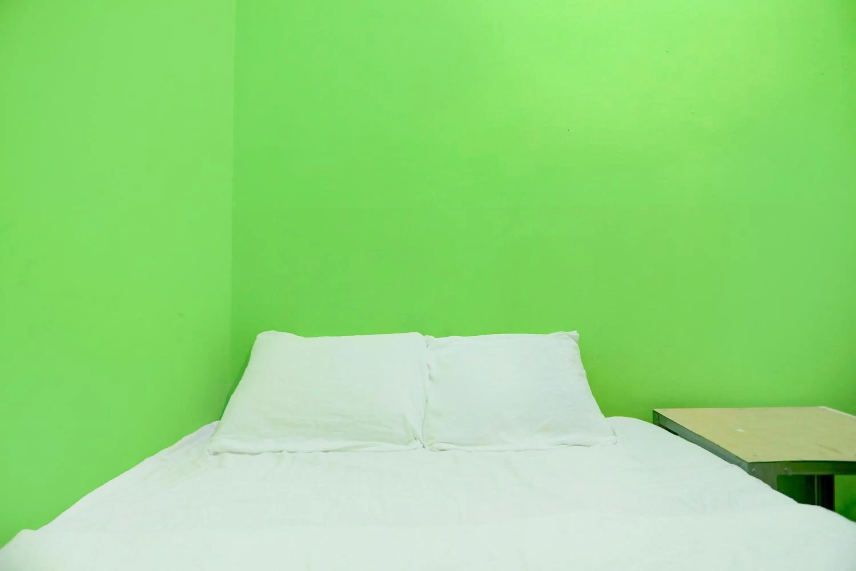 Bedroom, Bed in Hotel O Joyoakis 2 Homestay SyariahNearMall Nagoya Hill