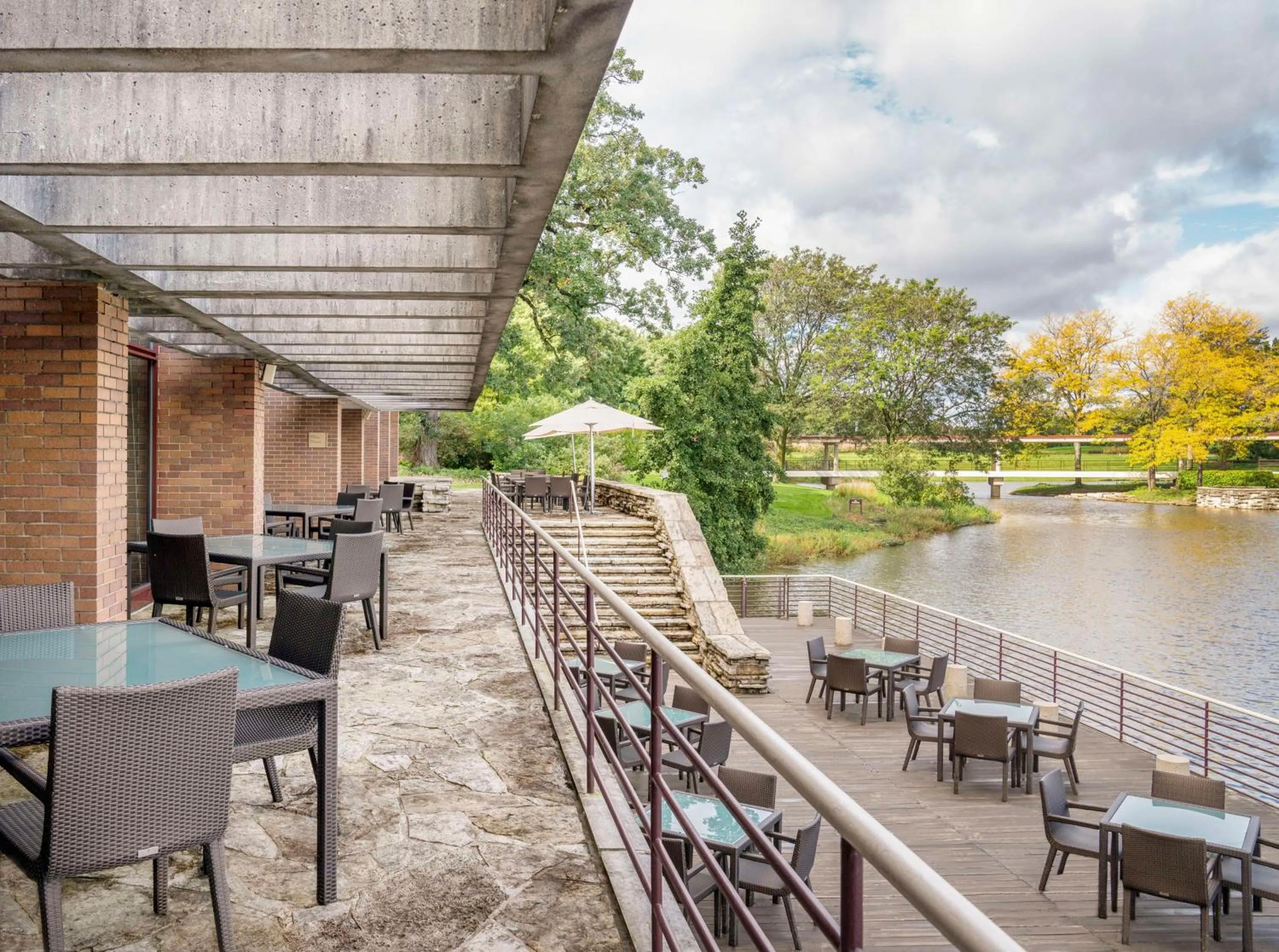 Restaurant/places to eat in Hyatt Lodge Oak Brook Chicago