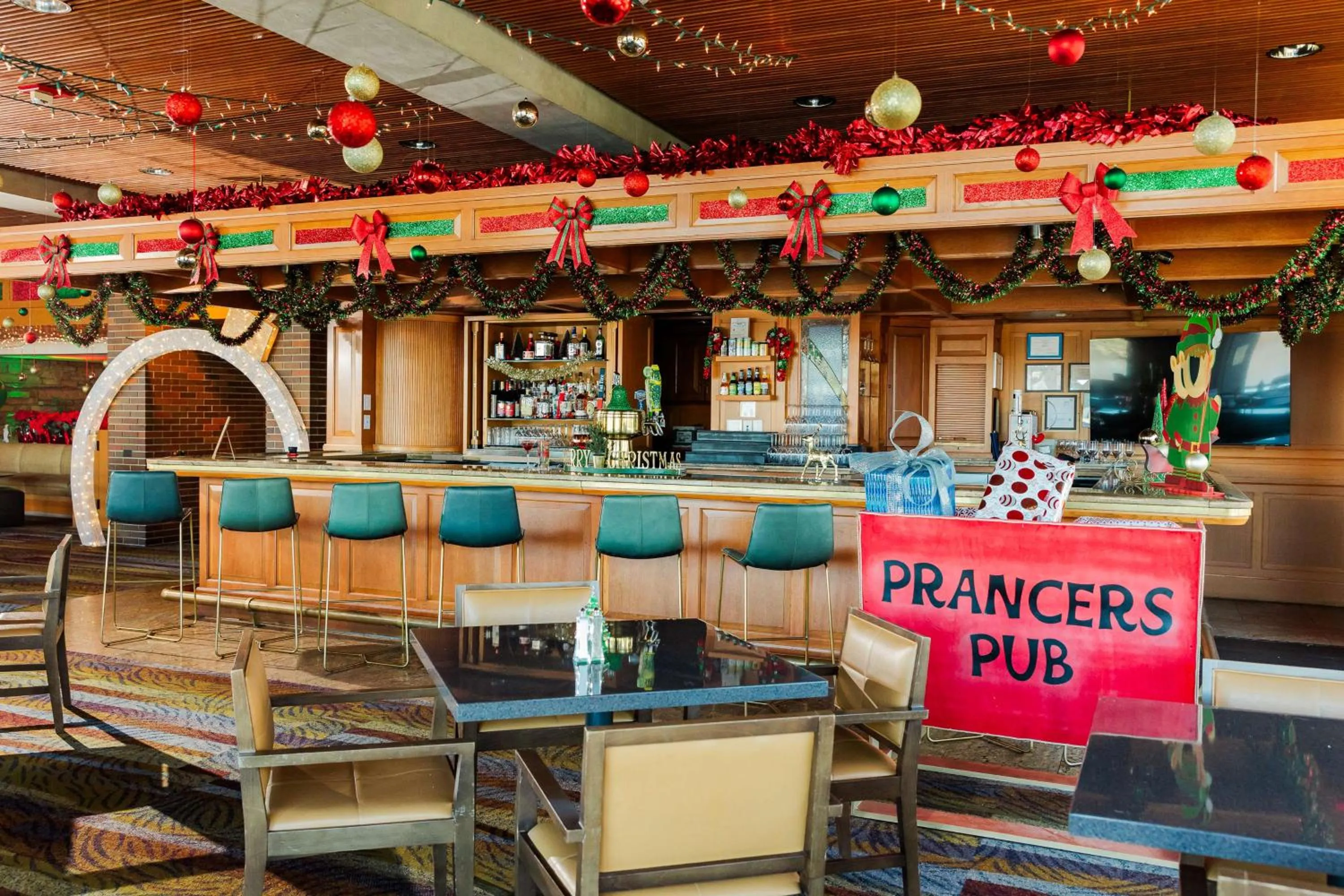 Lounge or bar in Hyatt Lodge Oak Brook Chicago