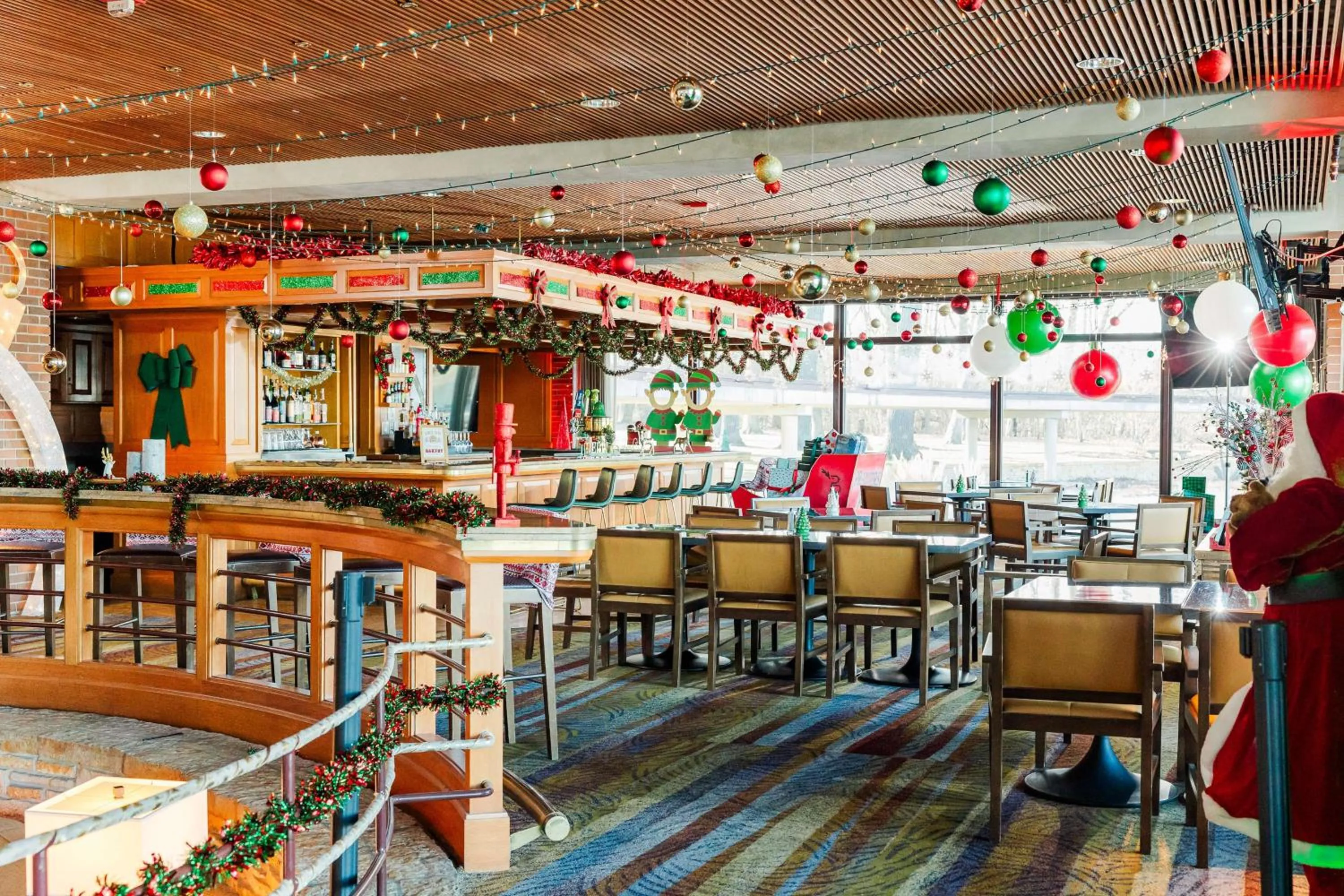 Lounge or bar in Hyatt Lodge Oak Brook Chicago