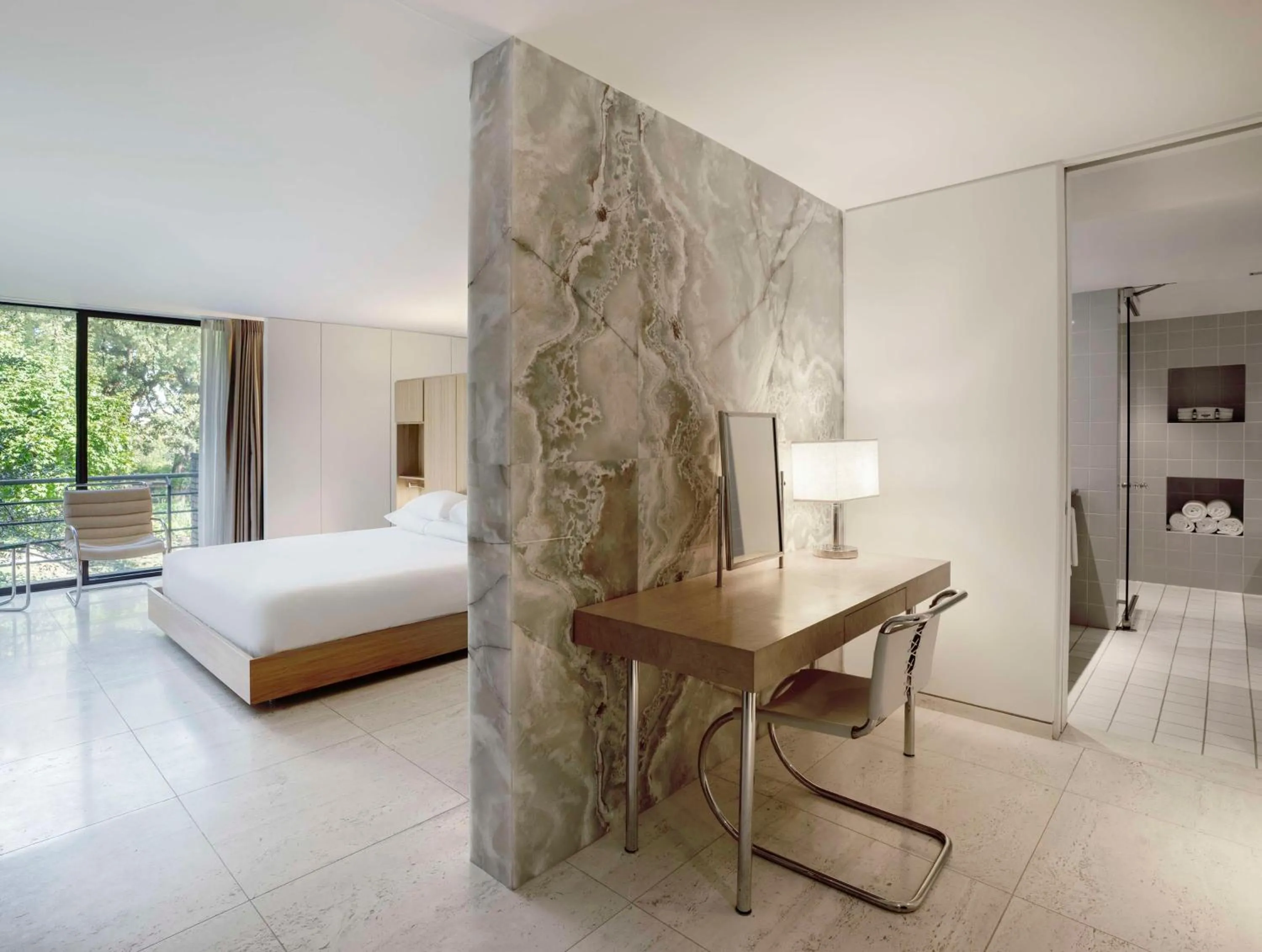 Photo of the whole room, Bed in Hyatt Lodge Oak Brook Chicago