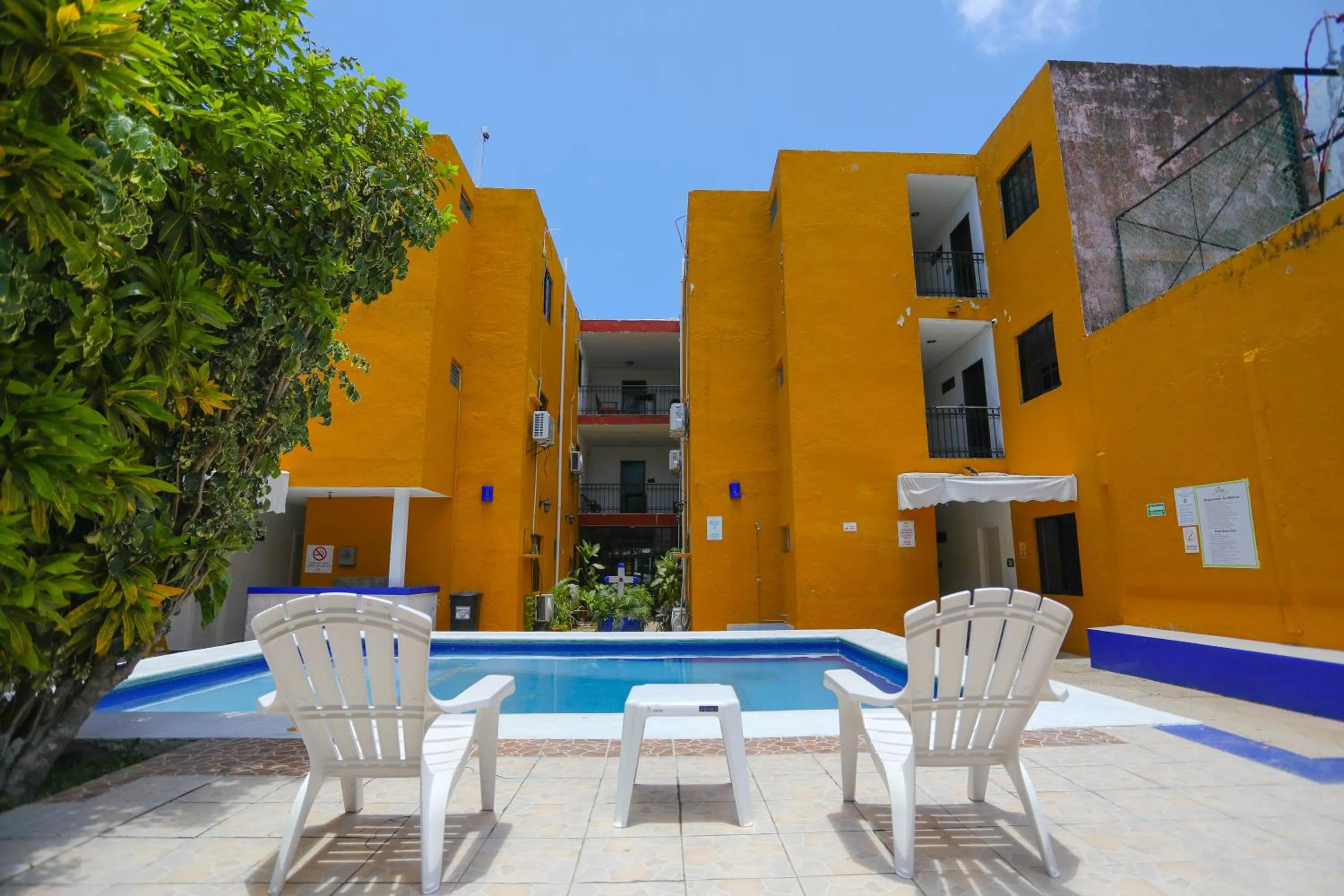 Swimming pool in Hotel Hacienda Cancun