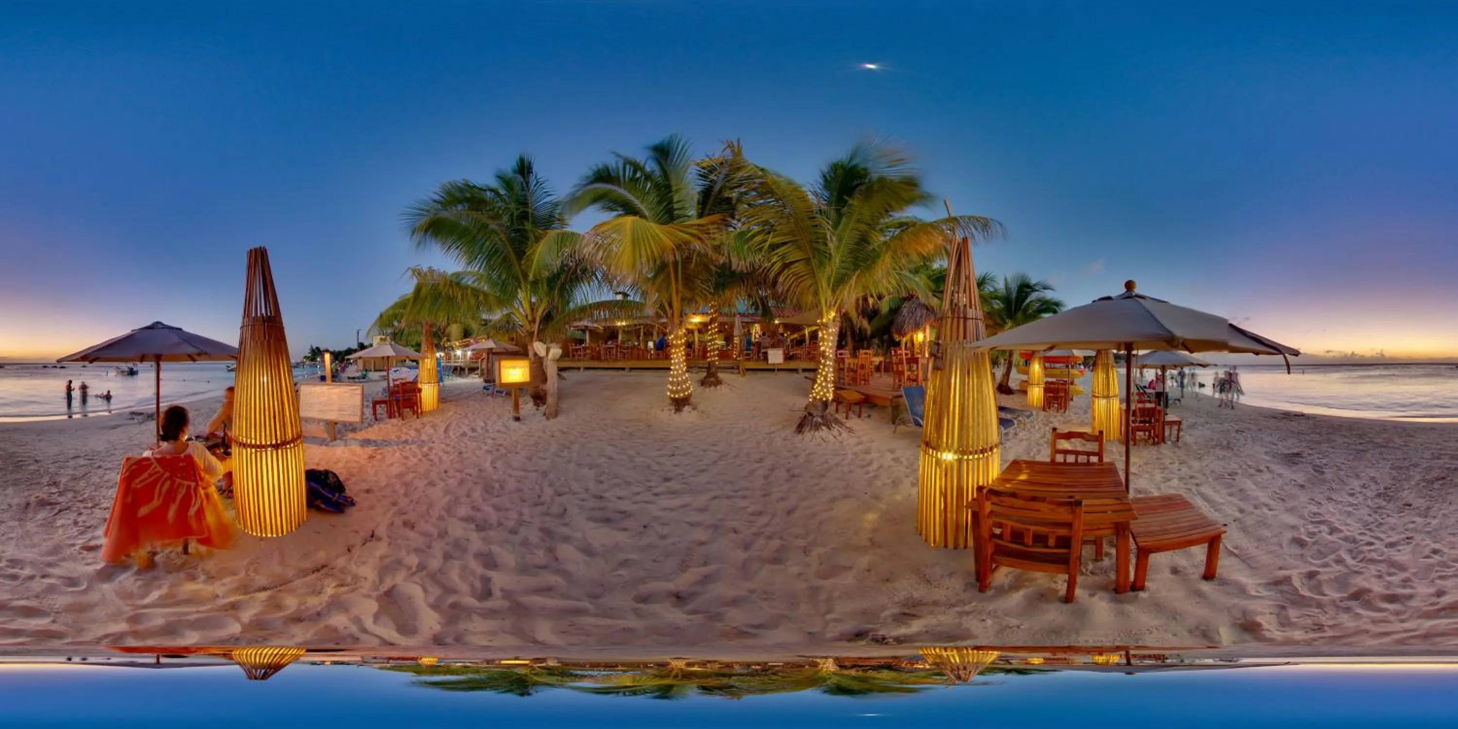 Restaurant/places to eat in Hotel Posada Seremein ,West Bay ,Roatan