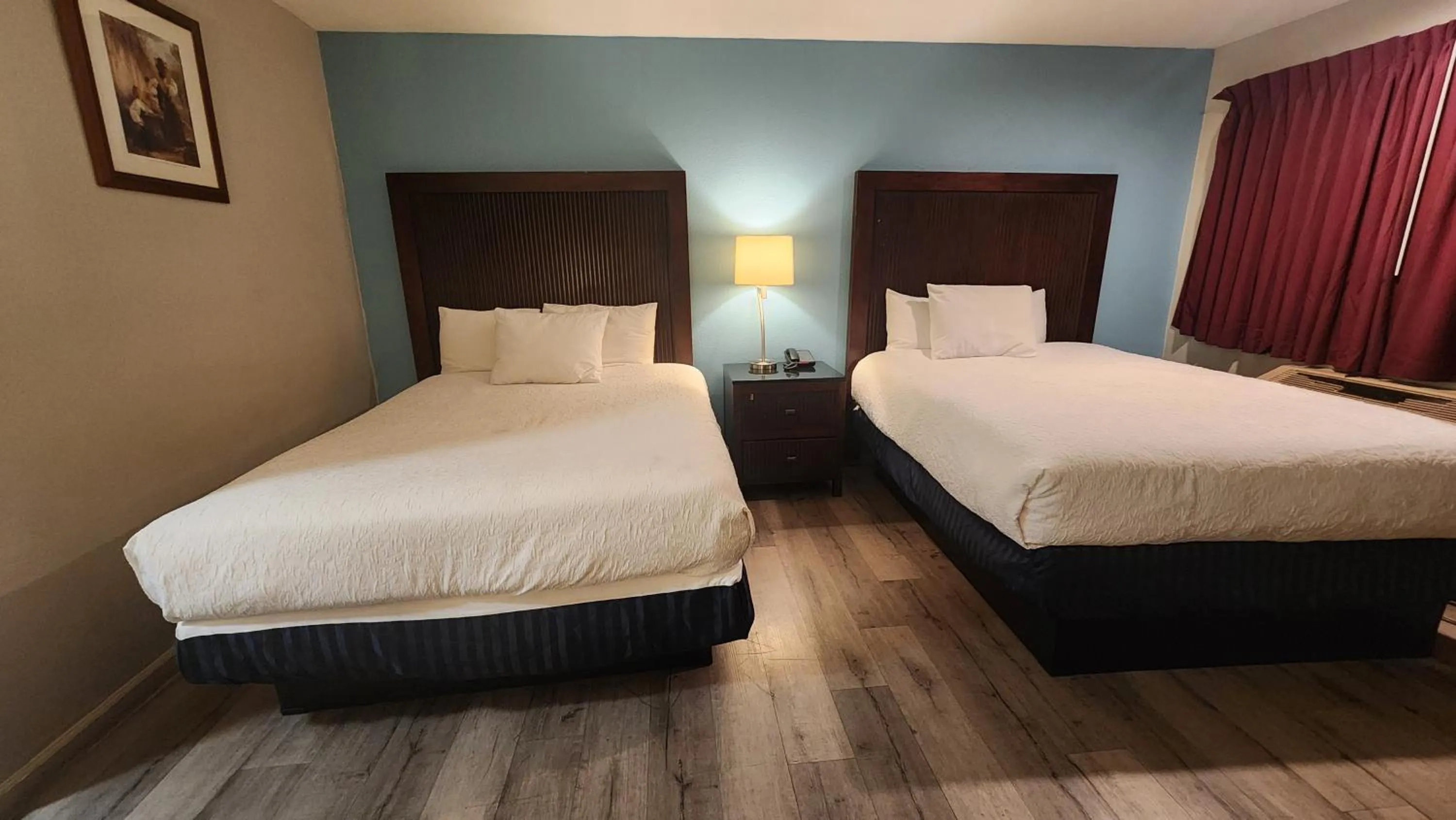 Bedroom, Bed in Mission Inn and Suites