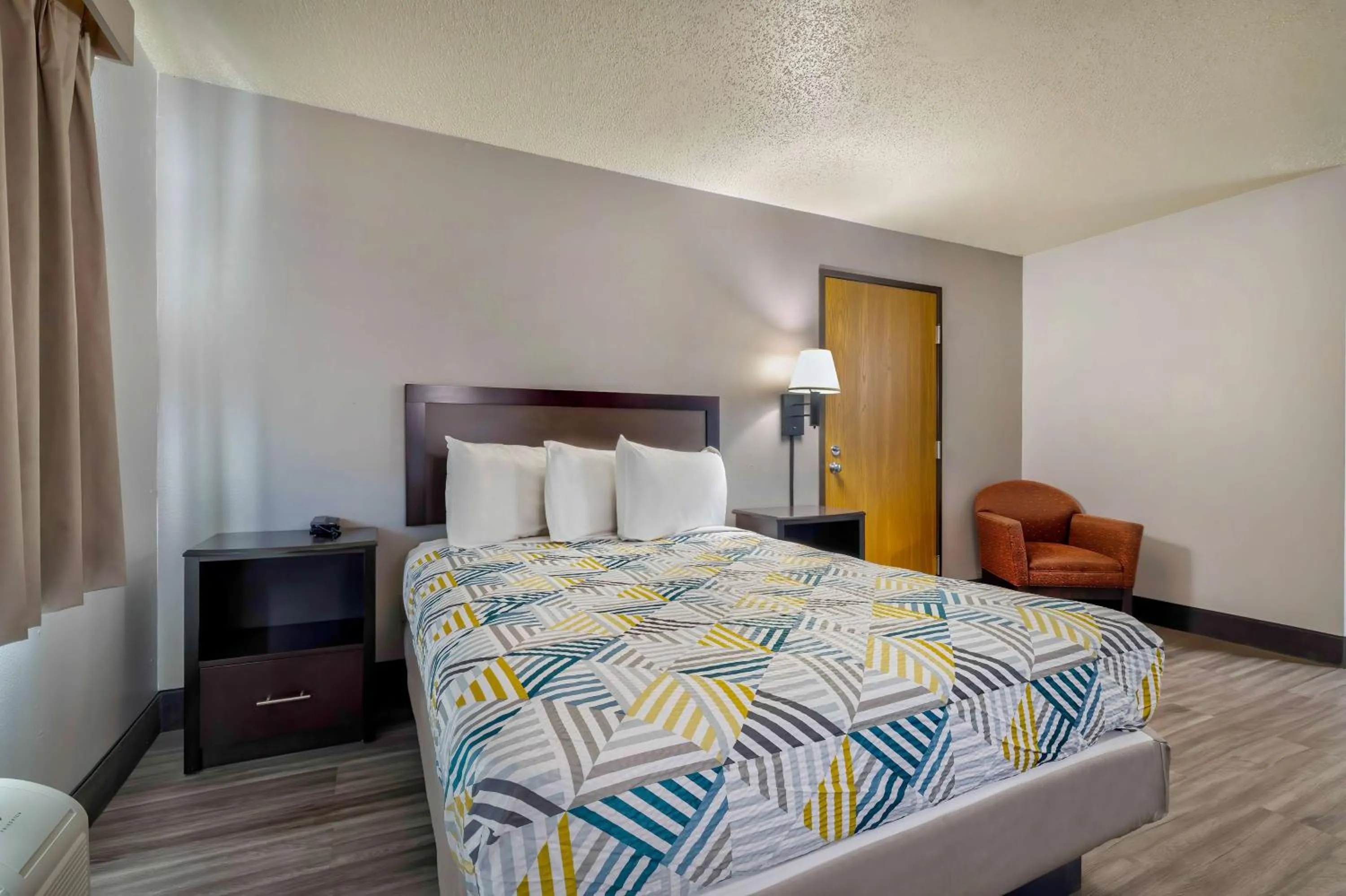 Bedroom, Bed in Motel 6 Stuart, IA