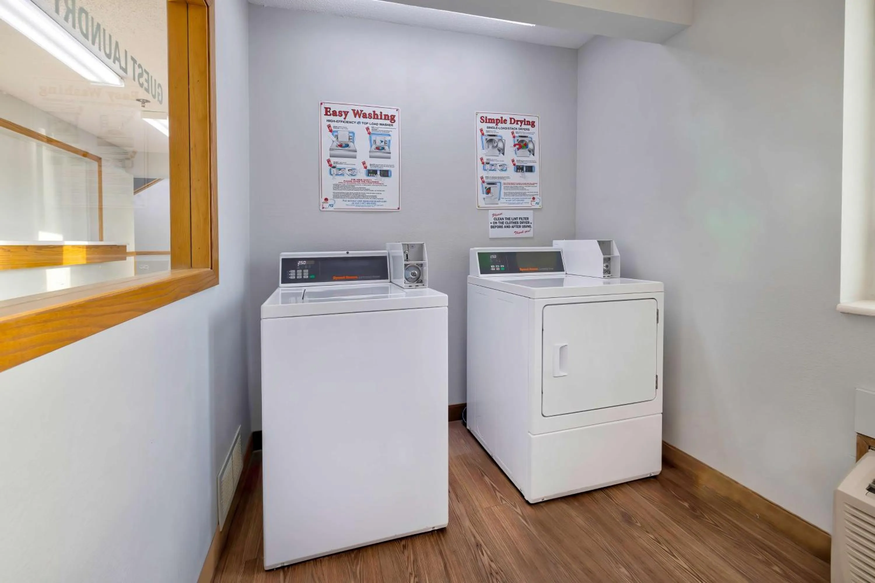 Property building in Motel 6 Stuart, IA