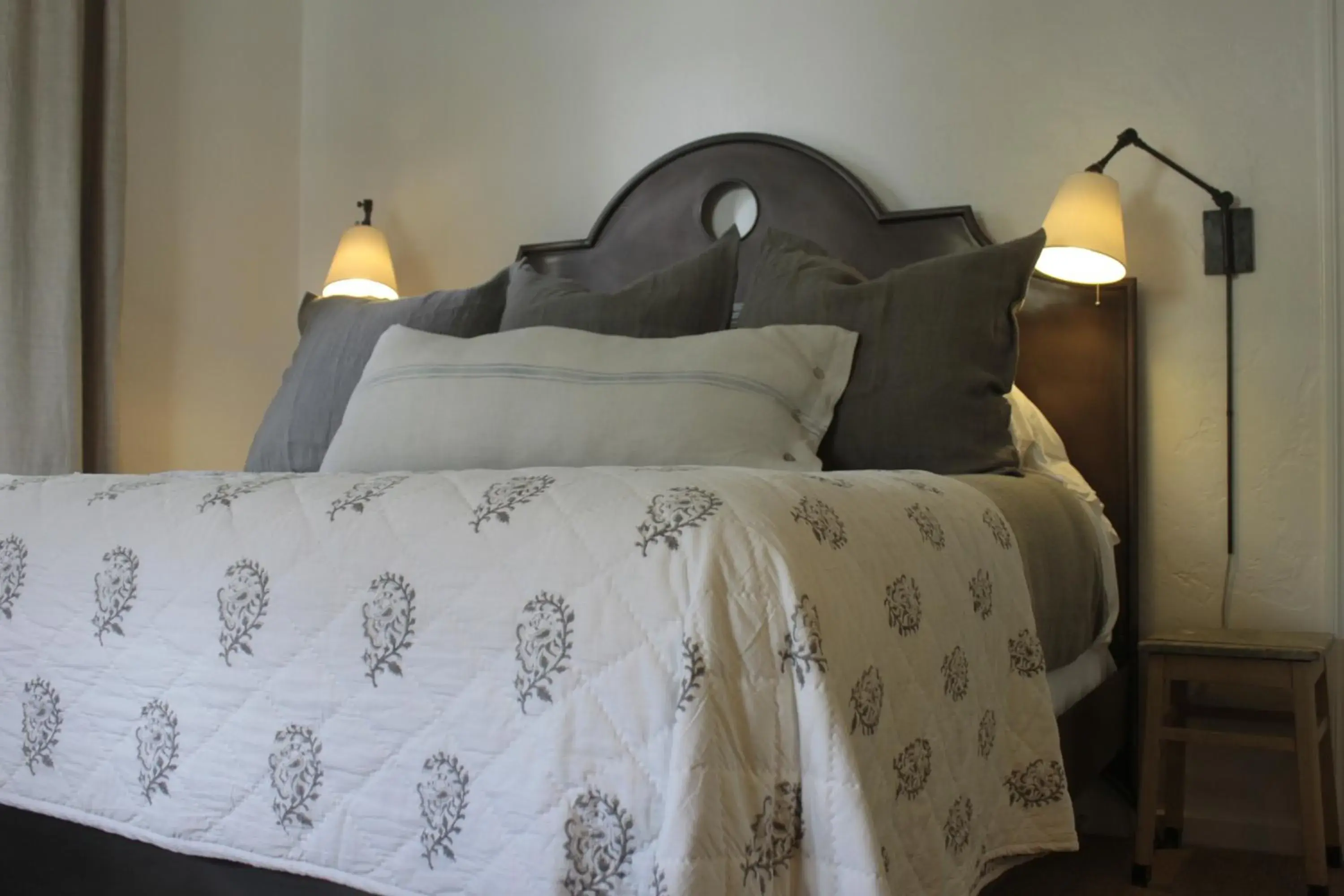 King Room with Street View in An Inn to Remember King Room with Street View in An Inn to Remember