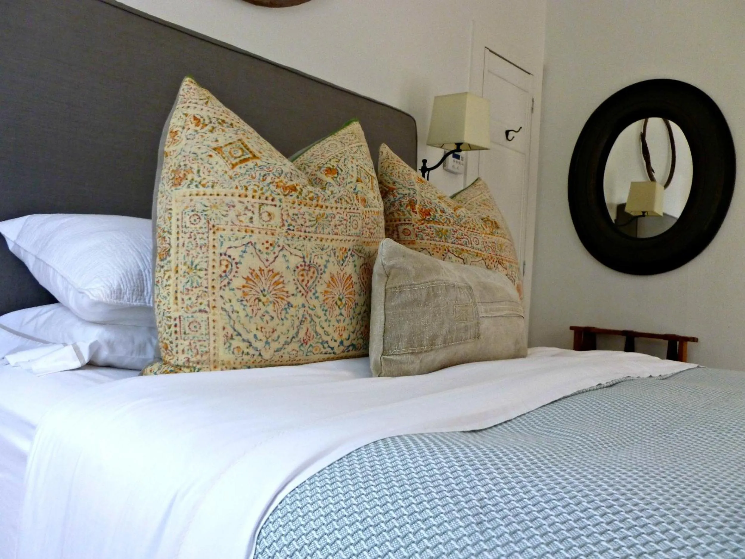 Bed in An Inn to Remember