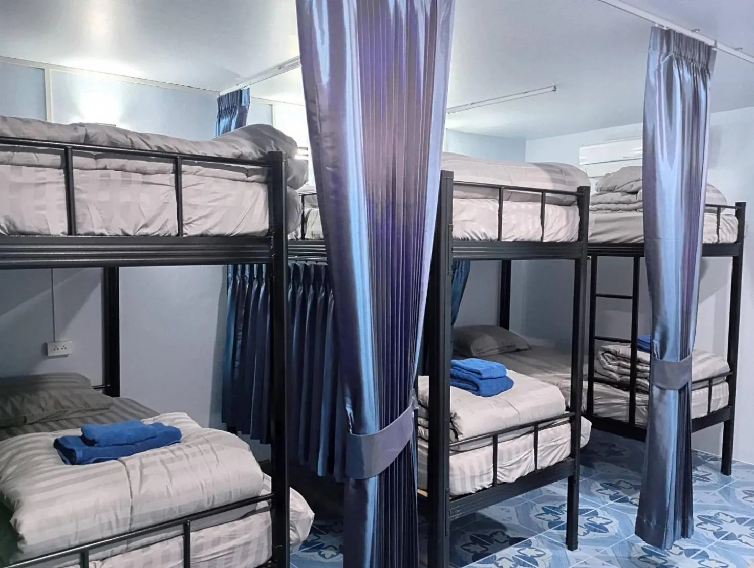 Bed in SK Hometel Samui Airport