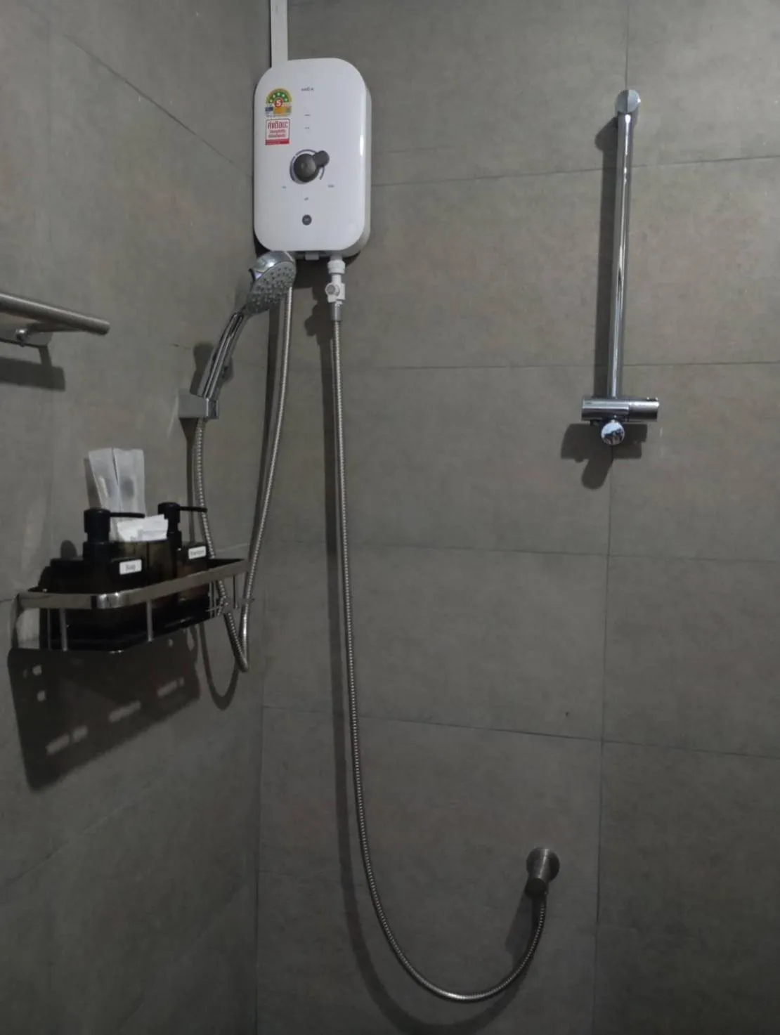 Shower in SK Hometel Samui Airport