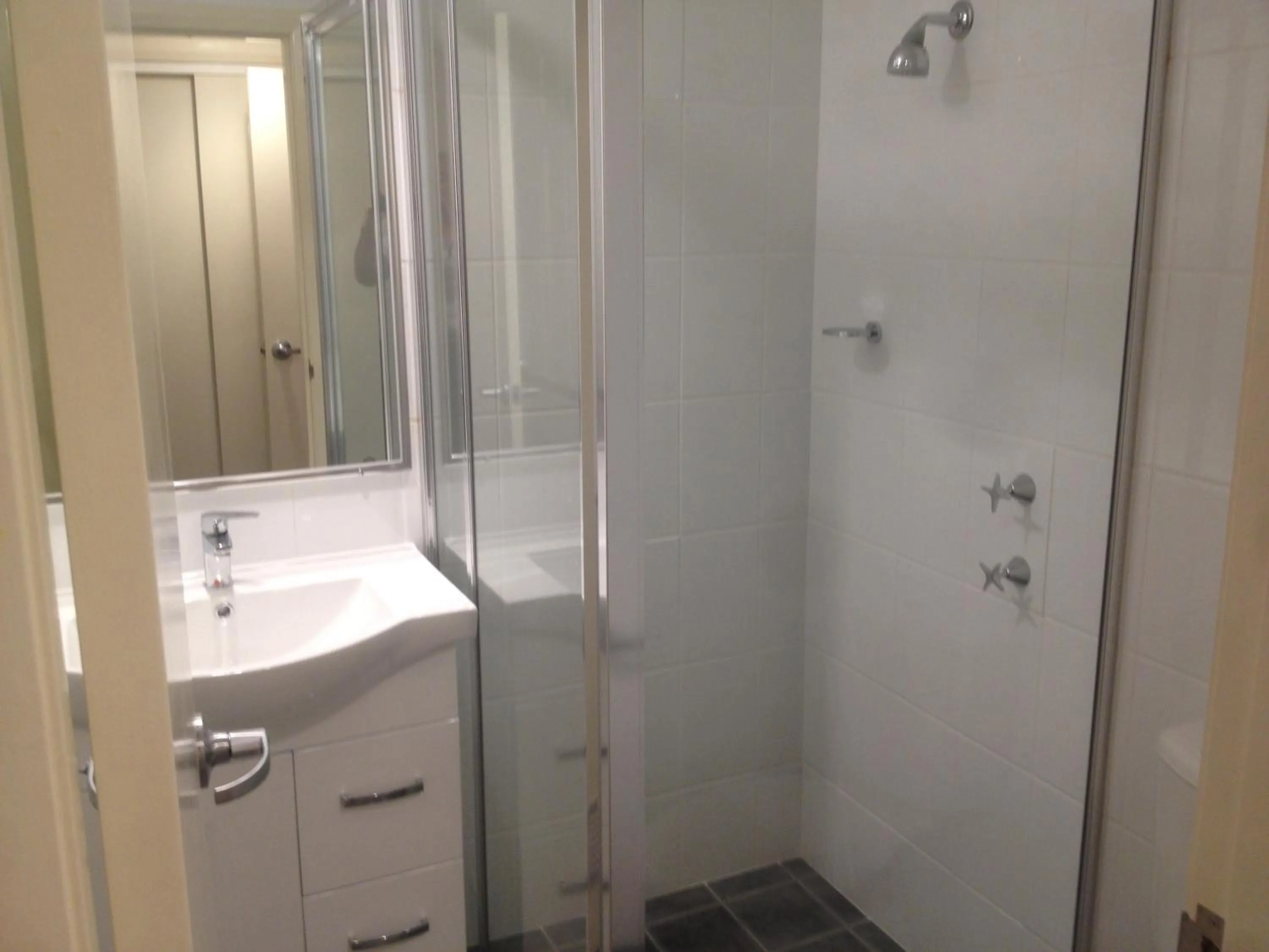 Bathroom in Comfort Inn Serenity Bathurst