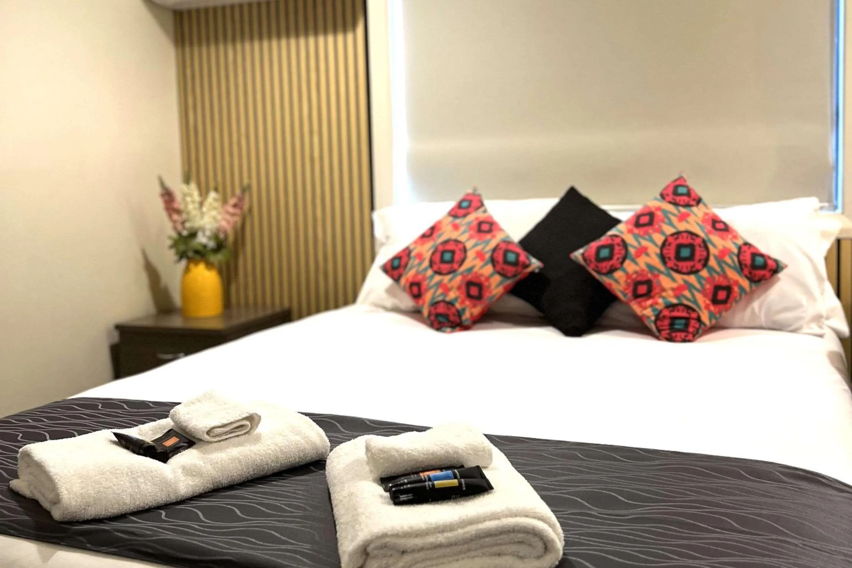 Bedroom, Bed in Comfort Inn Serenity Bathurst