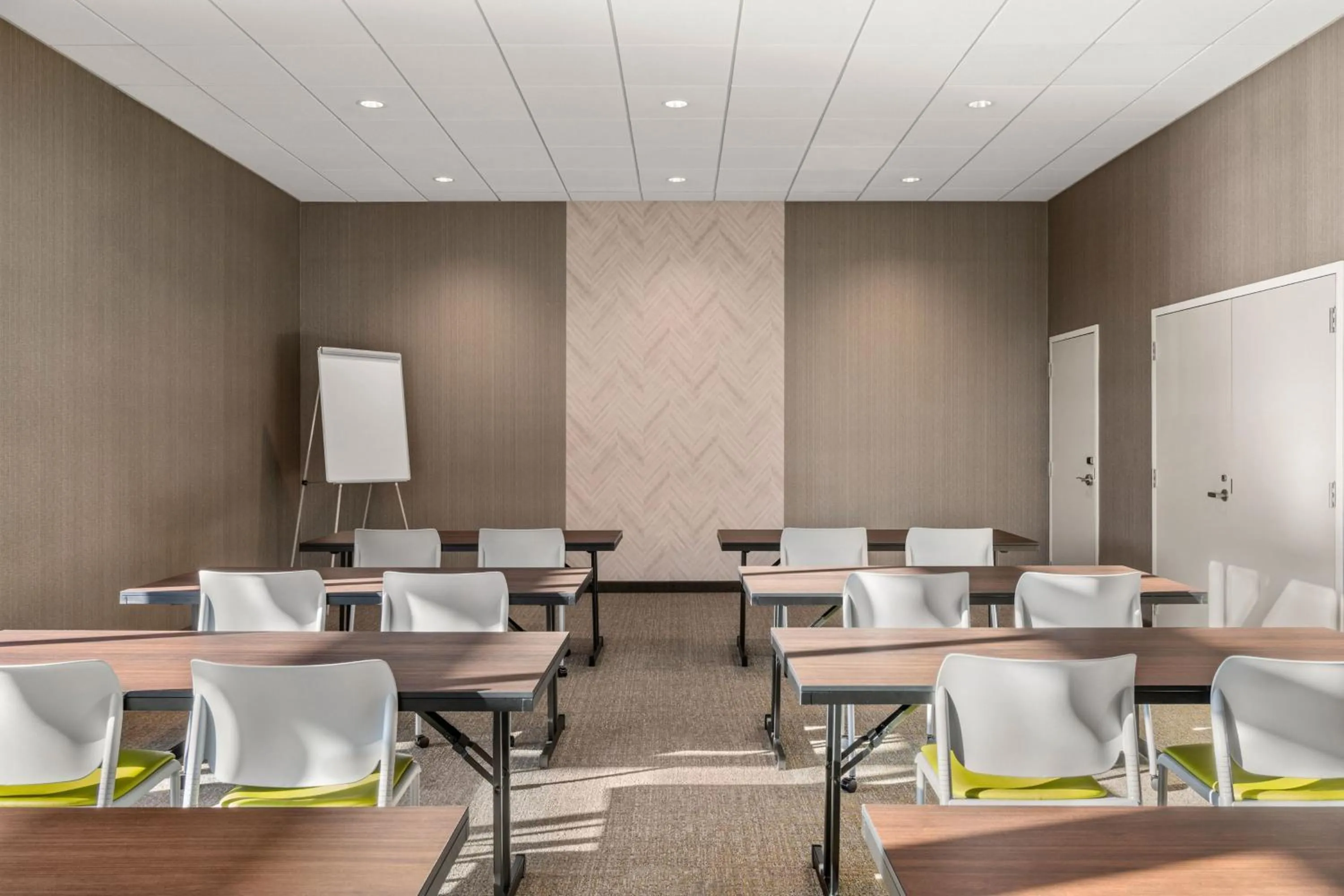 Meeting/conference room in SpringHill Suites by Marriott Menomonee Falls