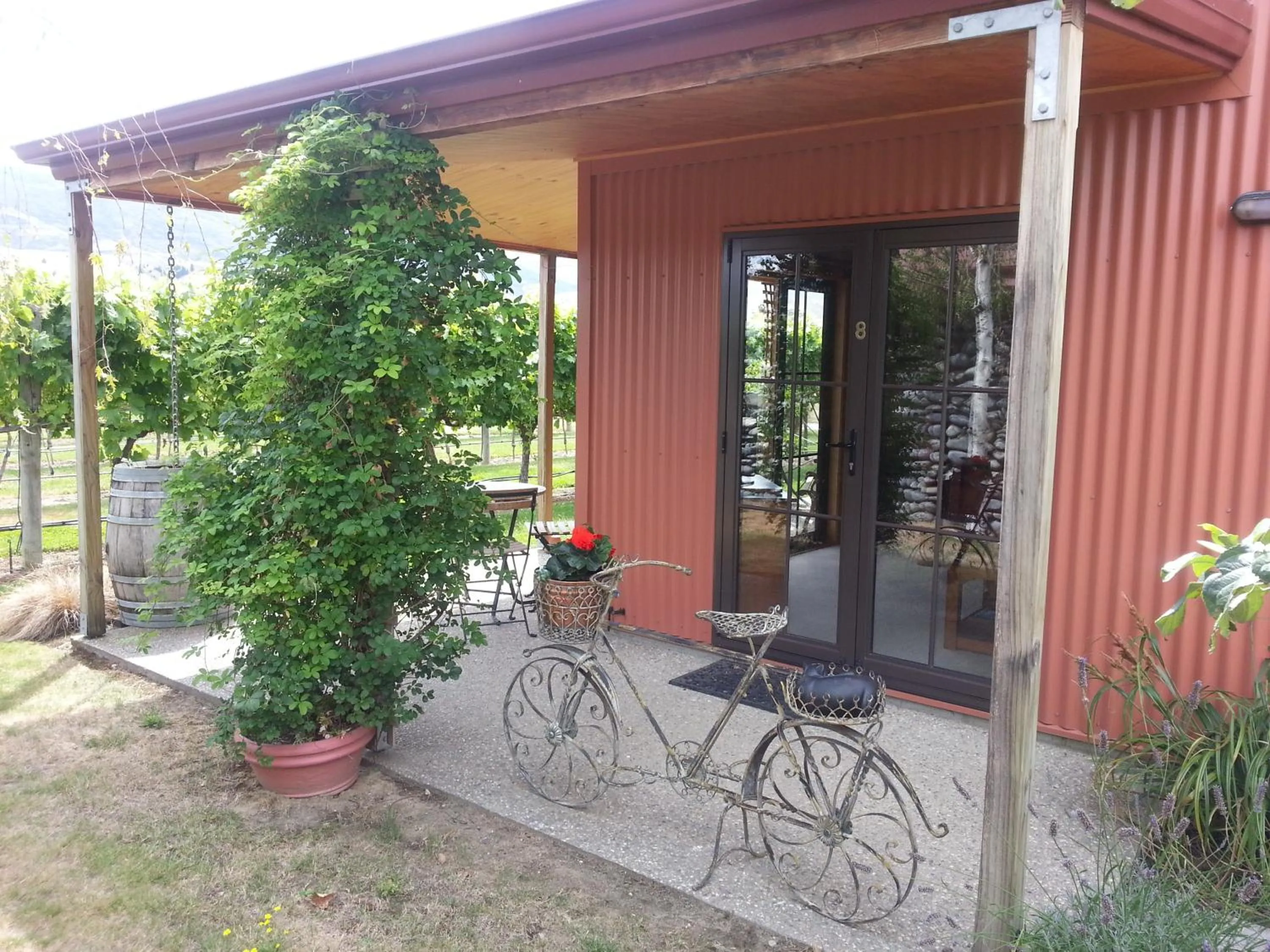 Facade/entrance in River Rock Estate