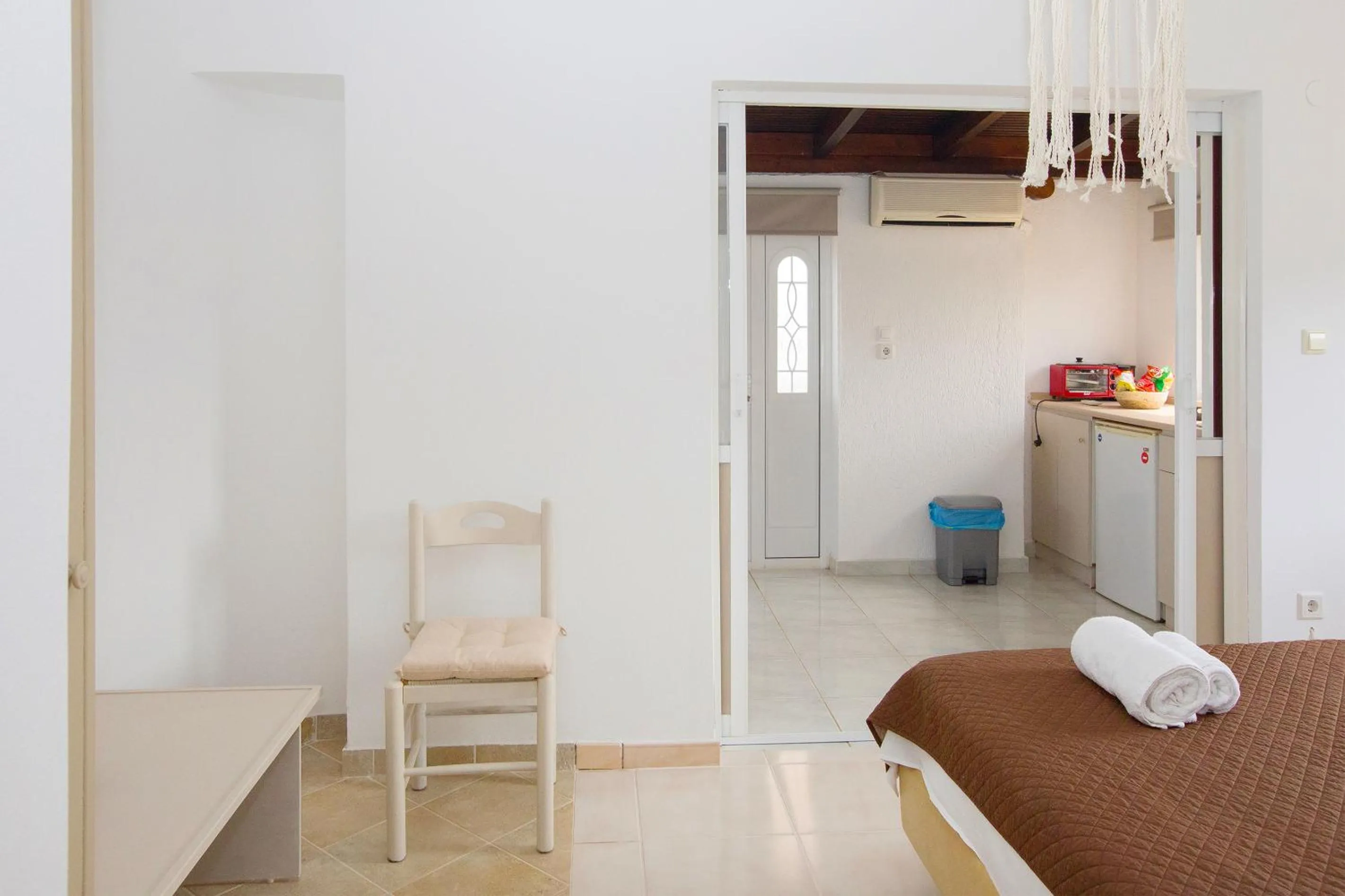 Photo of the whole room in Blue Marine Village