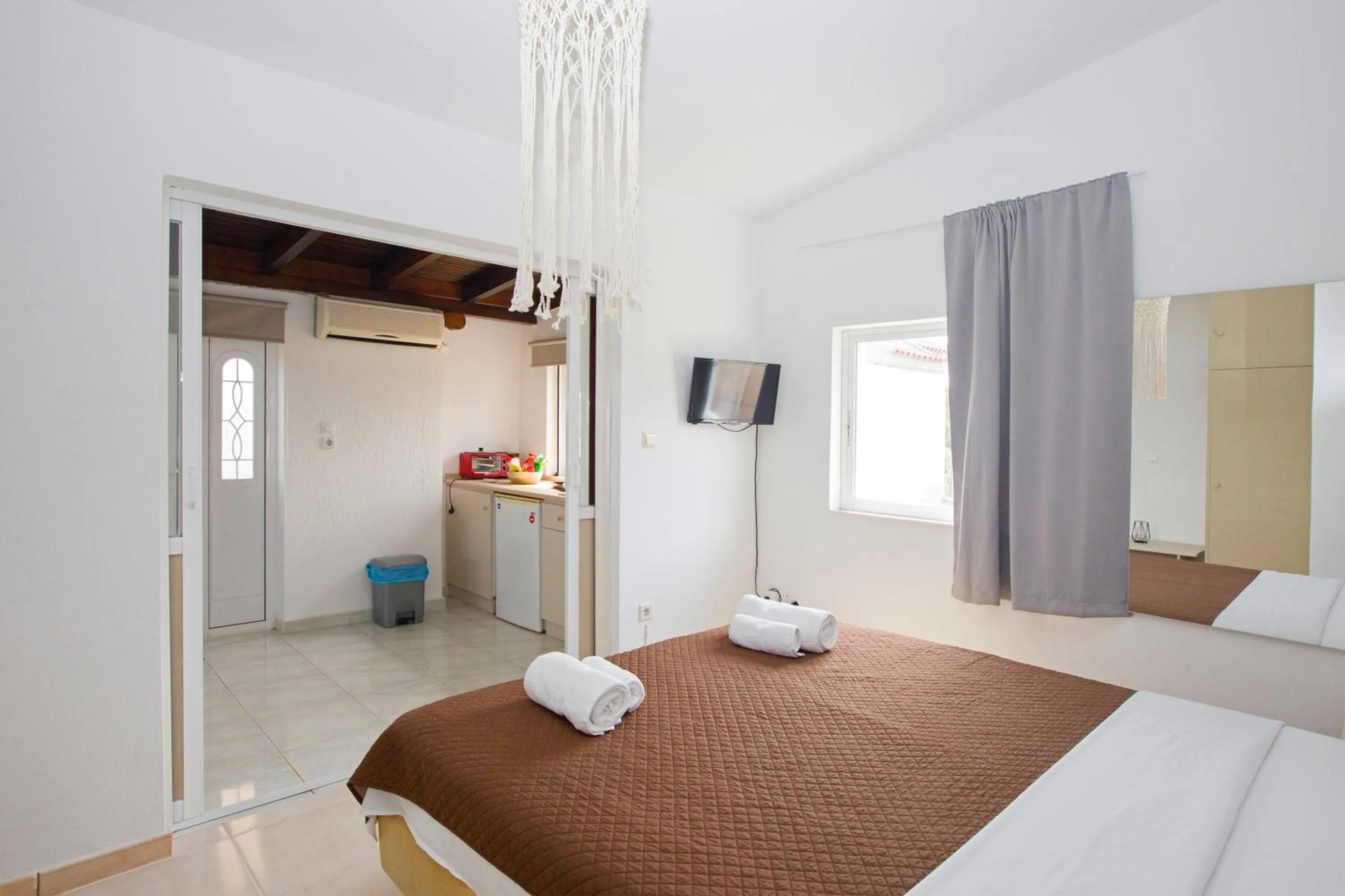 Photo of the whole room, Bed in Blue Marine Village