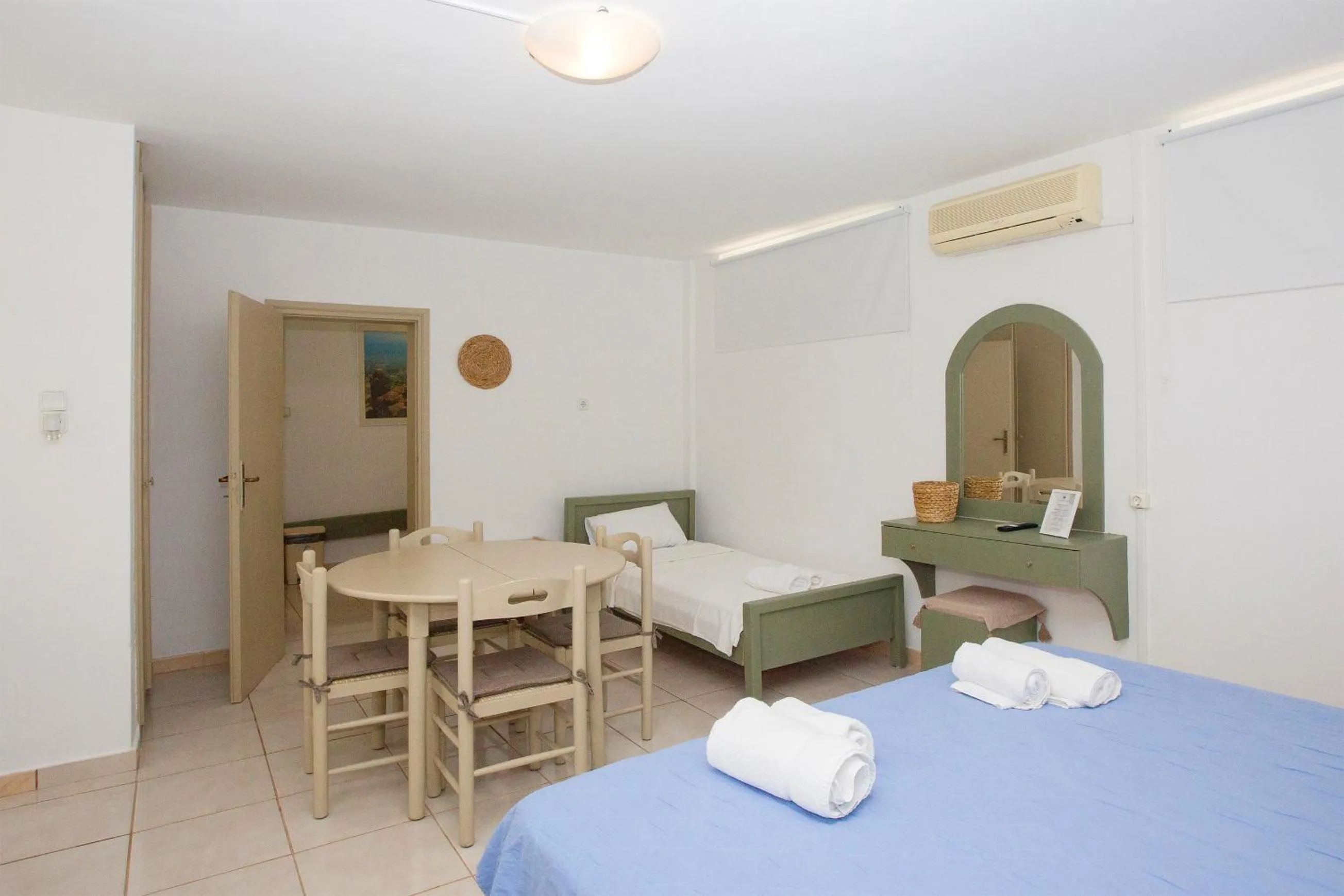 Photo of the whole room, Bed in Blue Marine Village