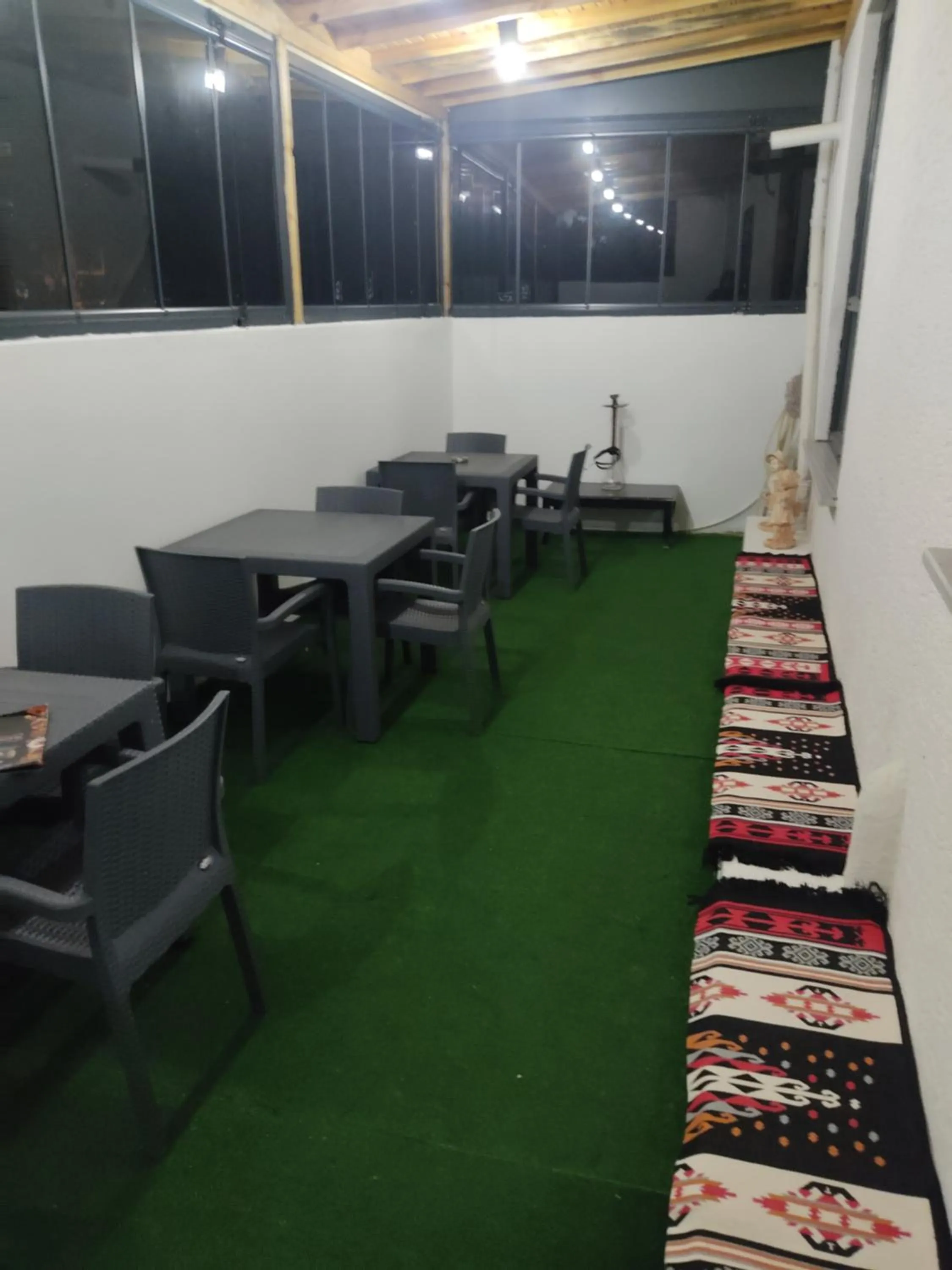 Restaurant/places to eat in istanbul airport family suites hotel