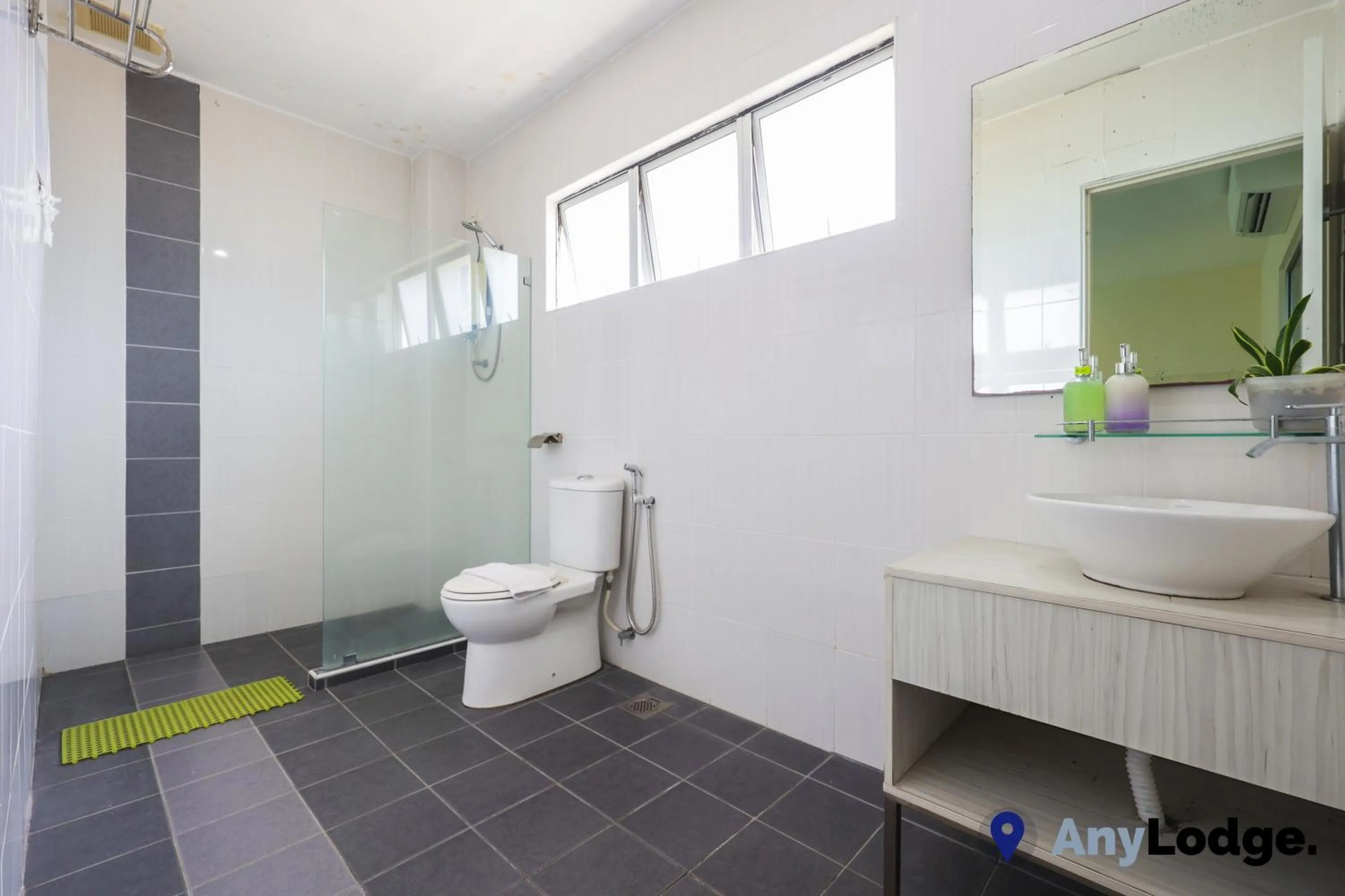 Toilet in AnyLodge Waterfront Marina Island Pangkor