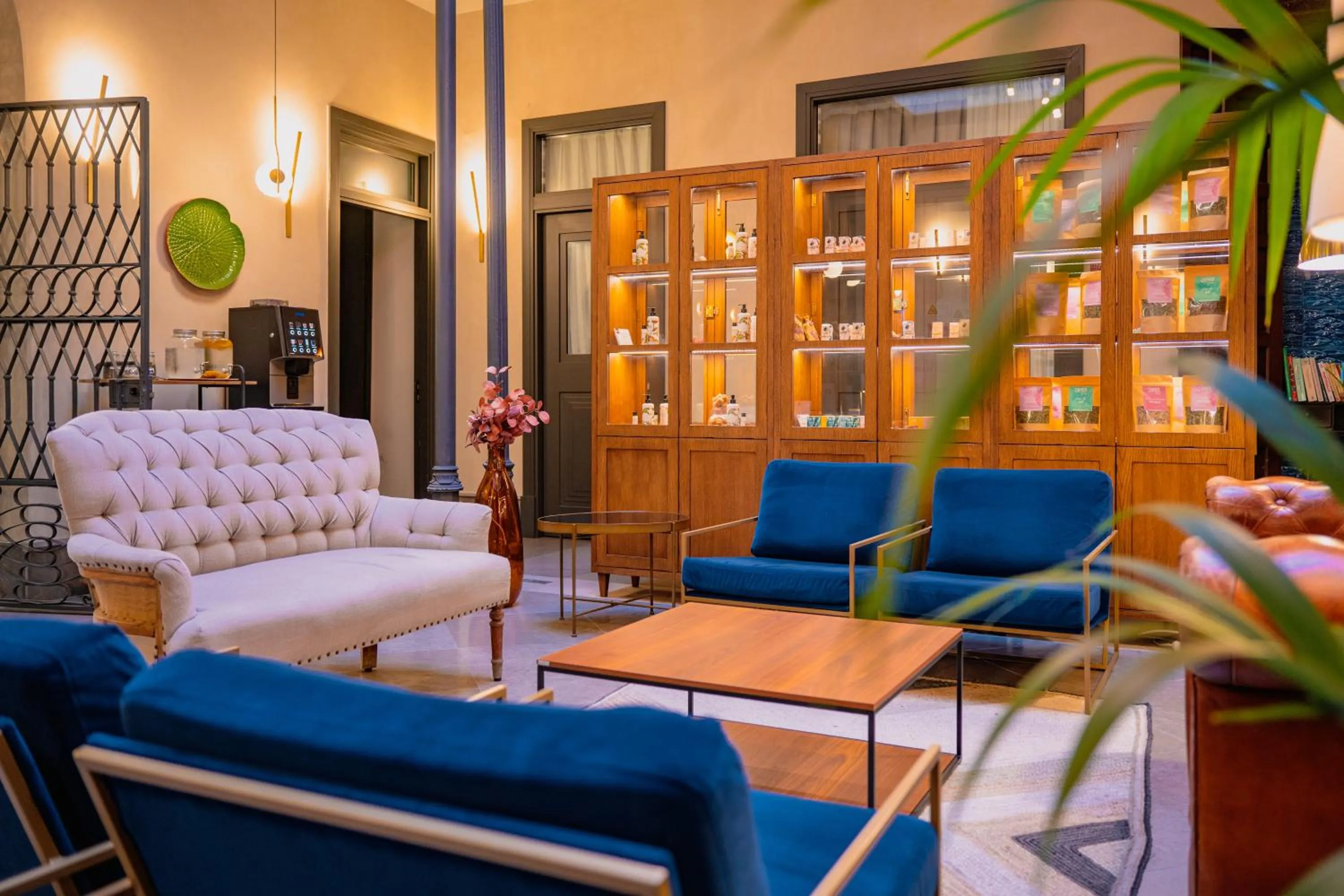 Casa Alhaja by Shiadu