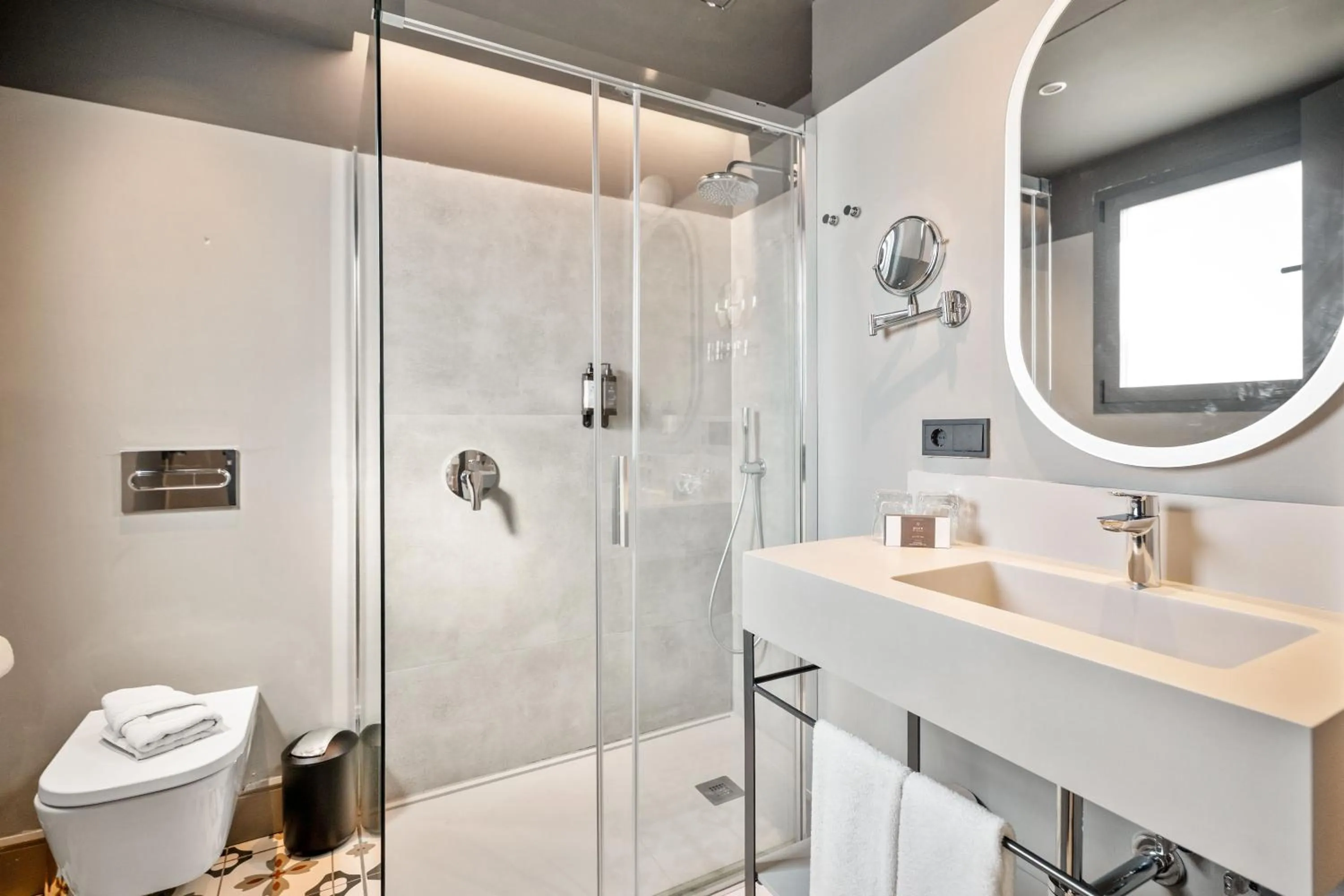 Casa Alhaja by Shiadu