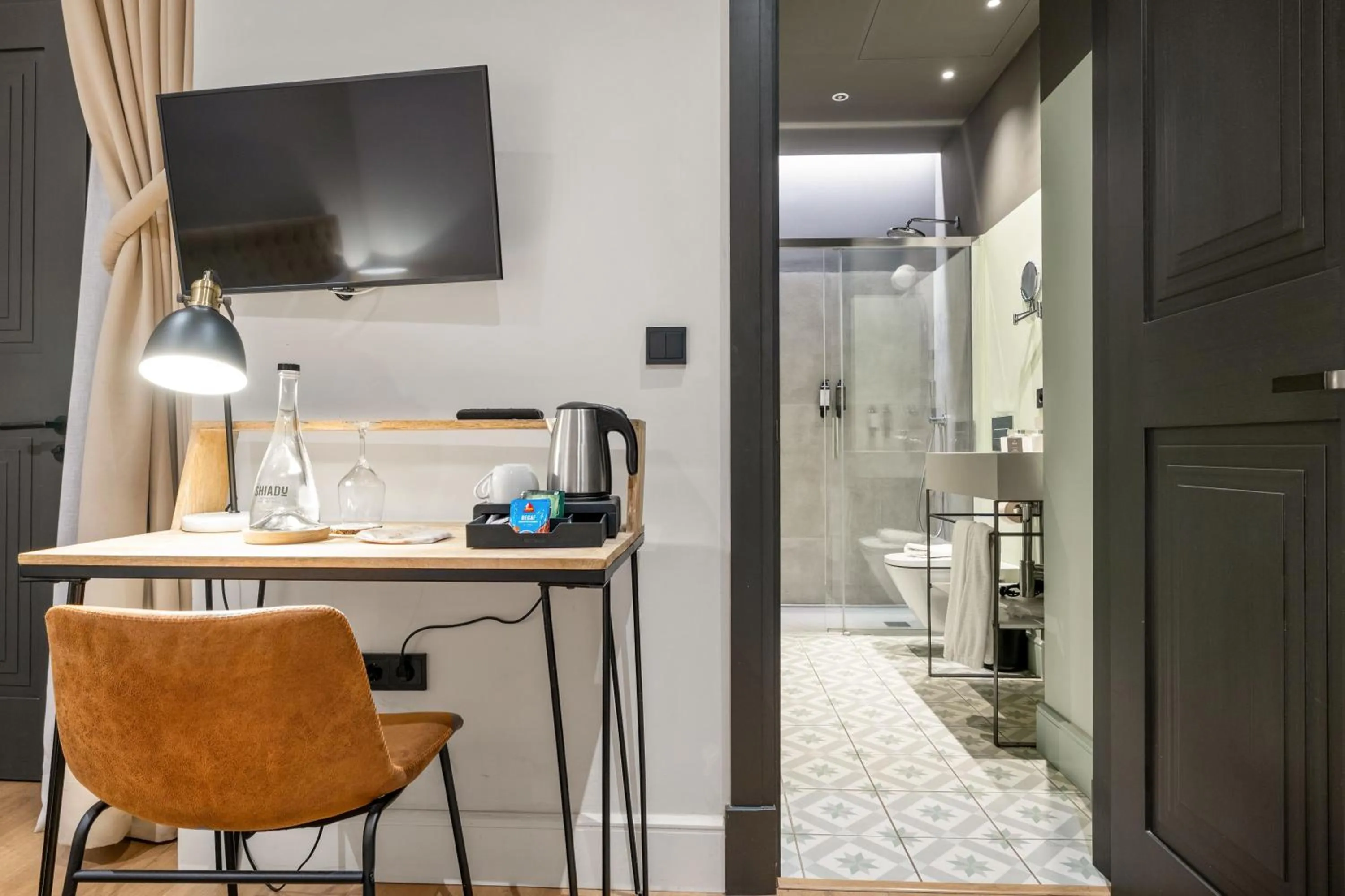 Casa Alhaja by Shiadu