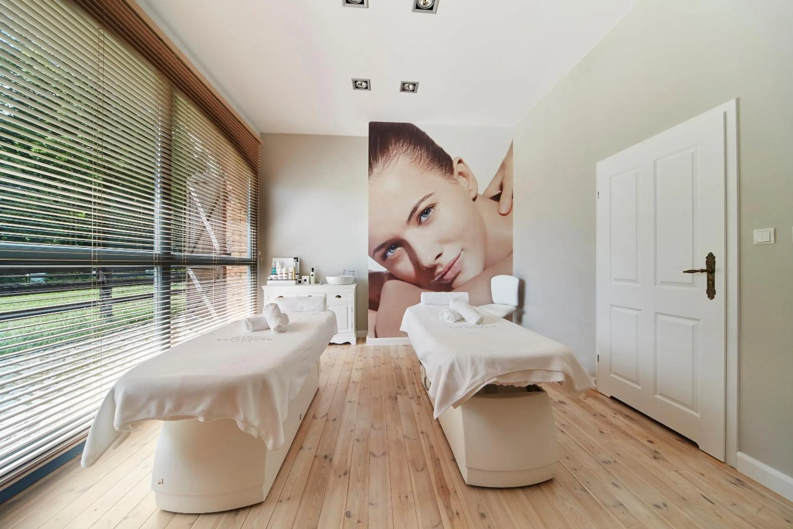 Massage, Bed in Pałac Ciekocinko Hotel Resort & Wellness