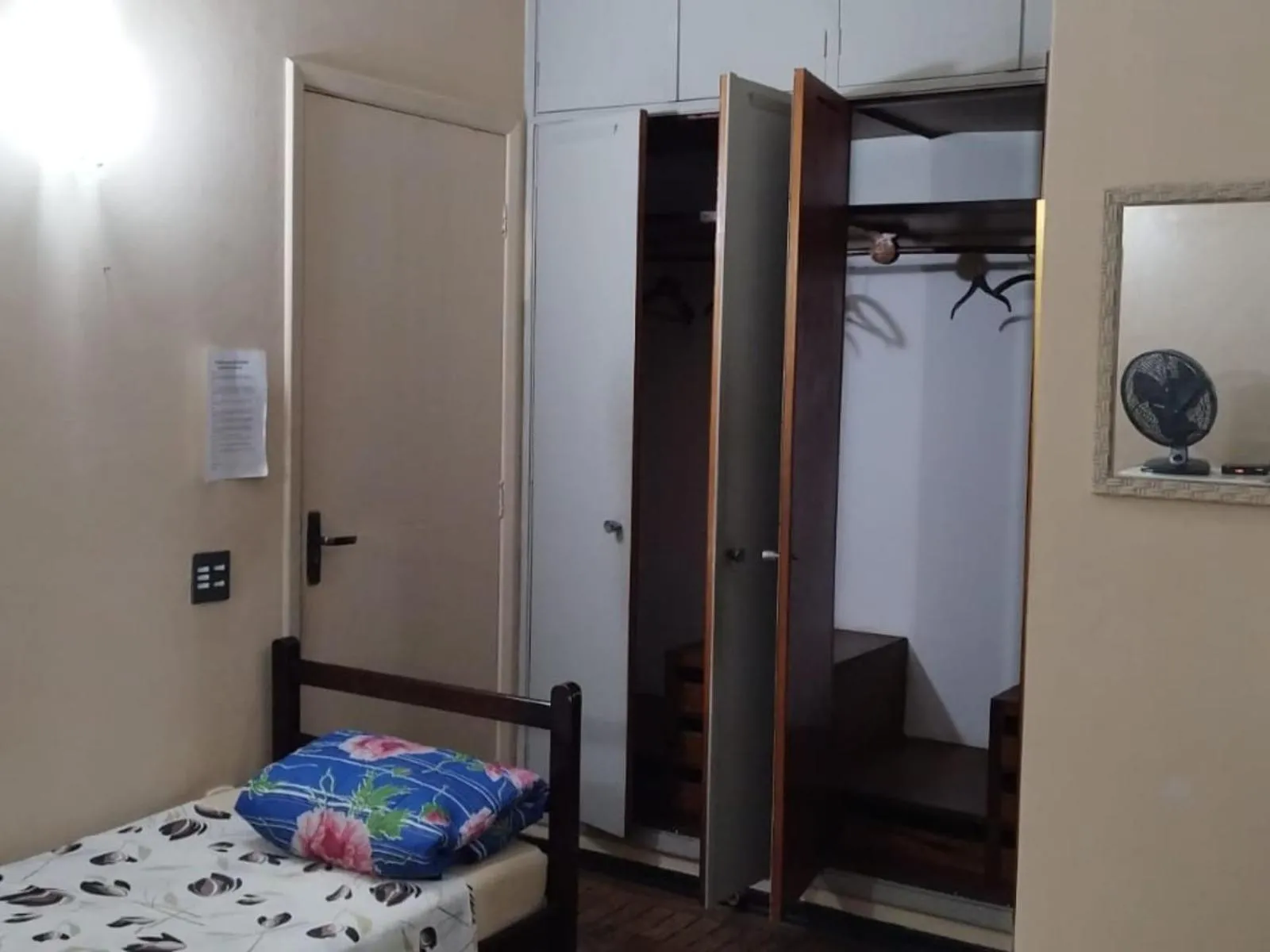 wardrobe, Bed in POUSADA MONTE HOREB
