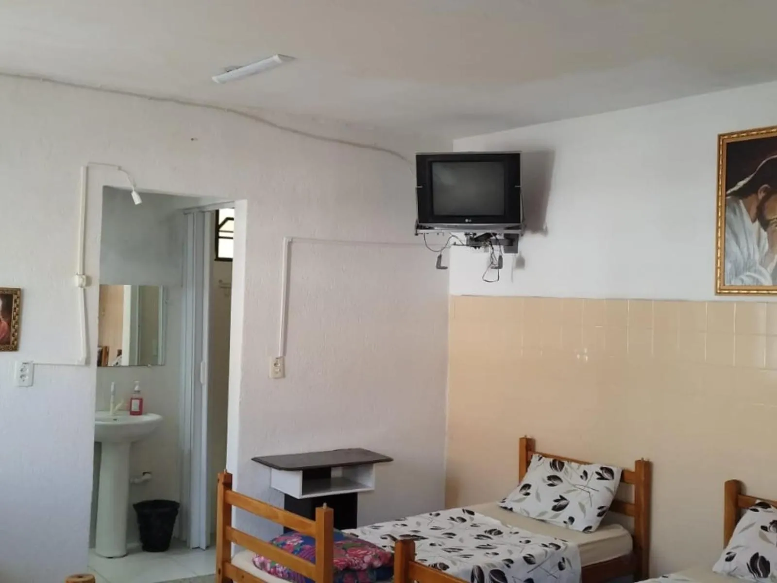 TV and multimedia in POUSADA MONTE HOREB