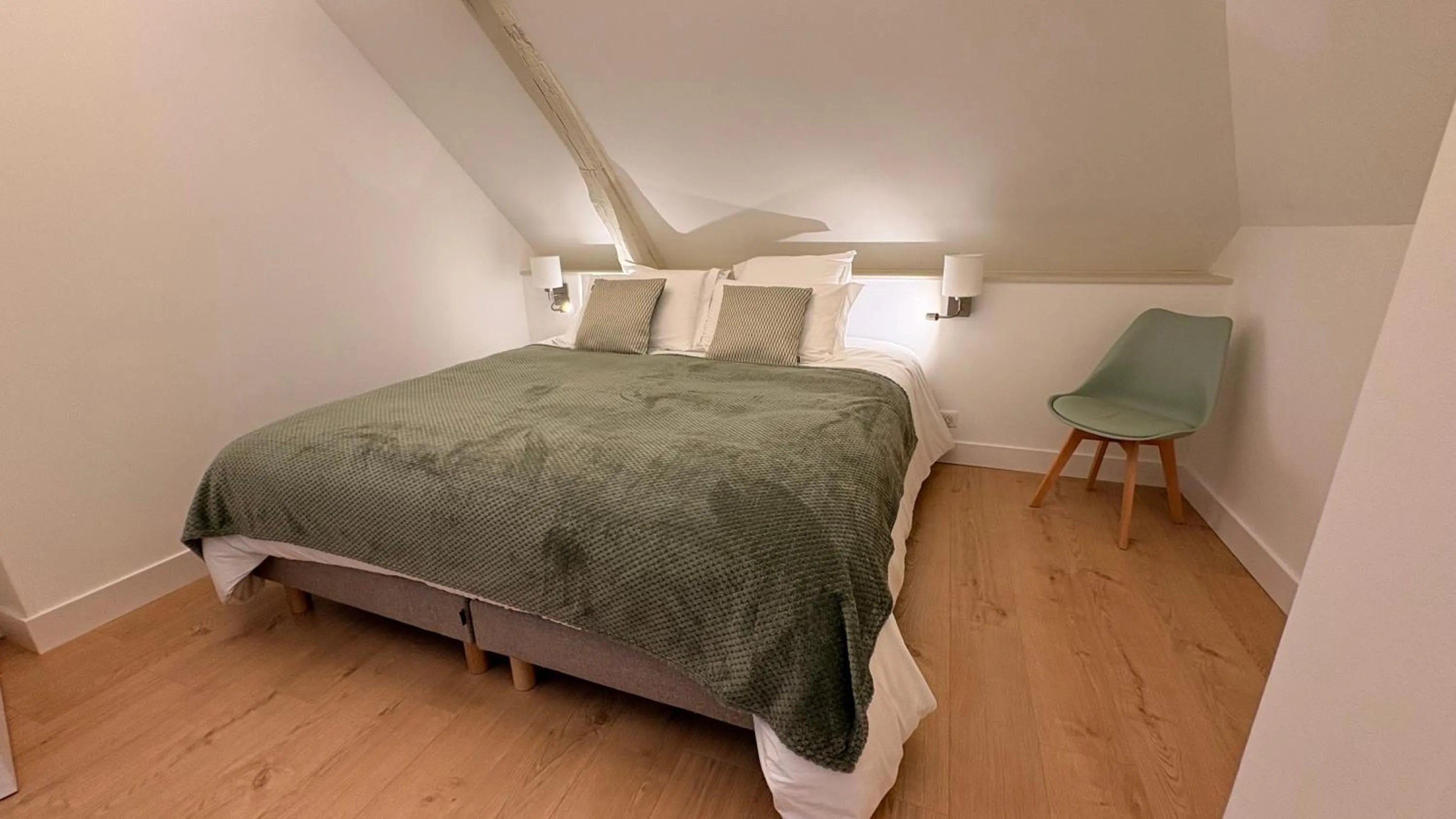 Bed in Château du Rondon