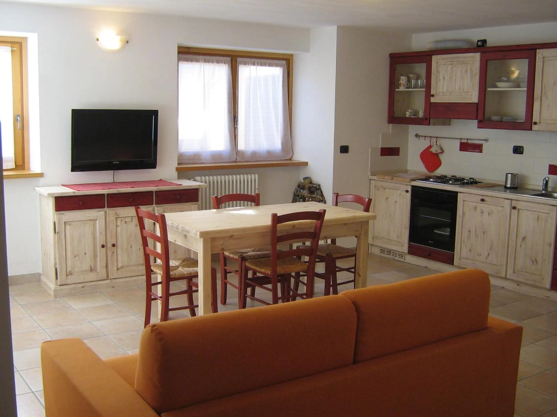 Kitchen or kitchenette in B&B Villa Dalegno