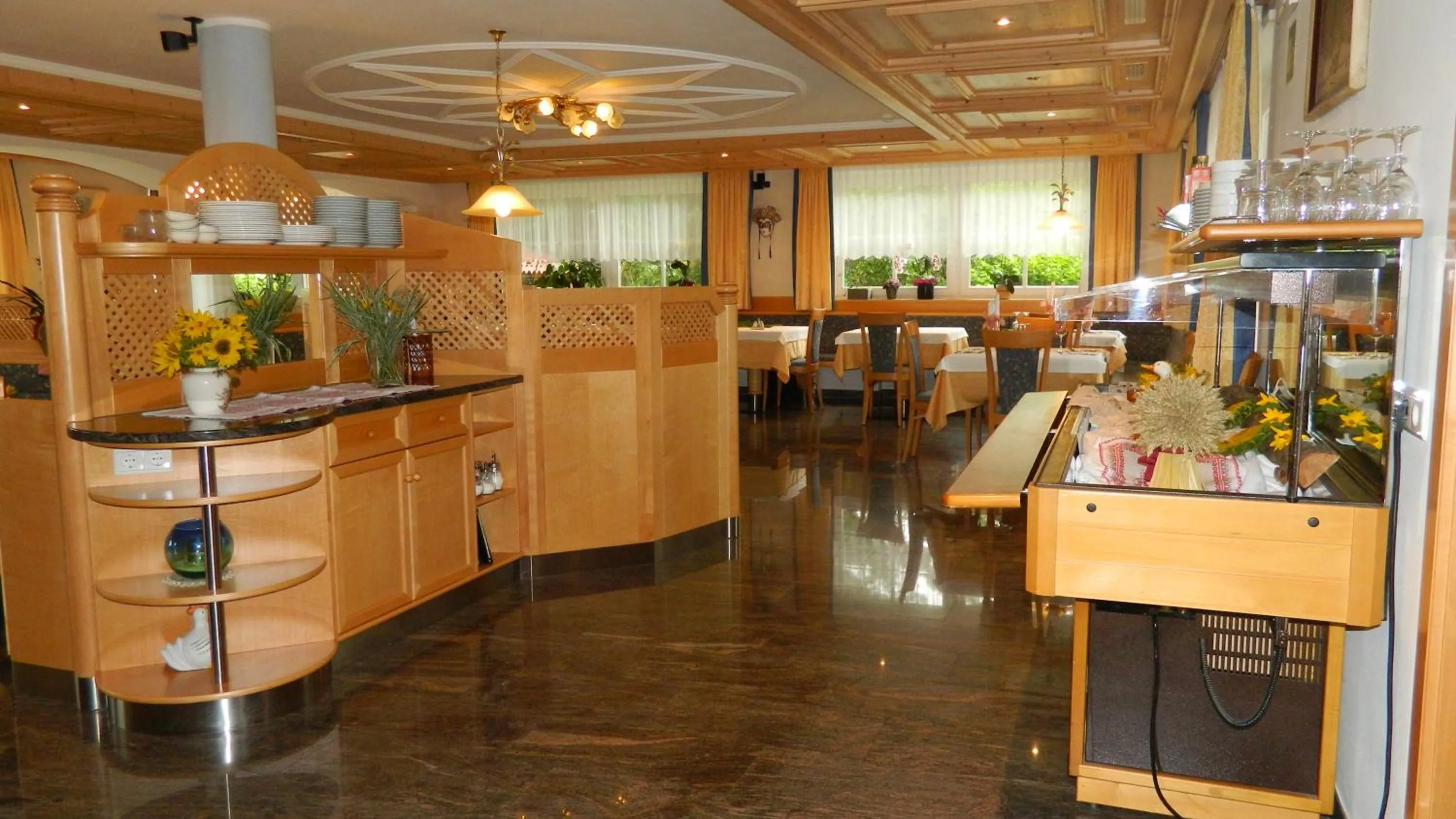 Dining area in Hotel Pörnbacher