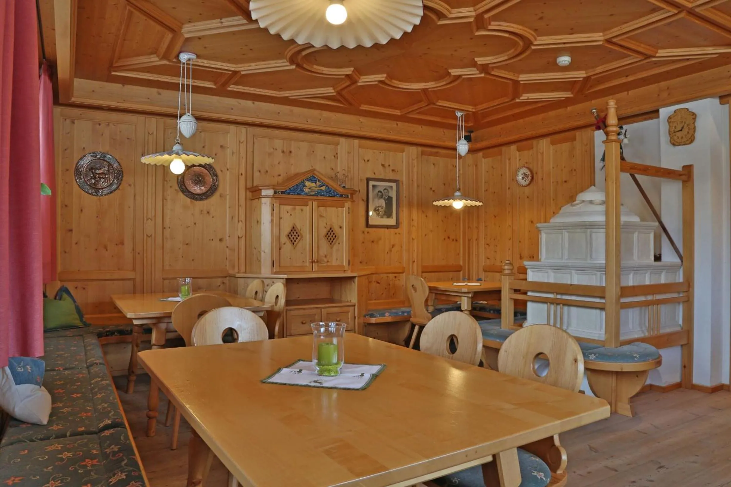 Communal lounge/ TV room in Hotel Pörnbacher