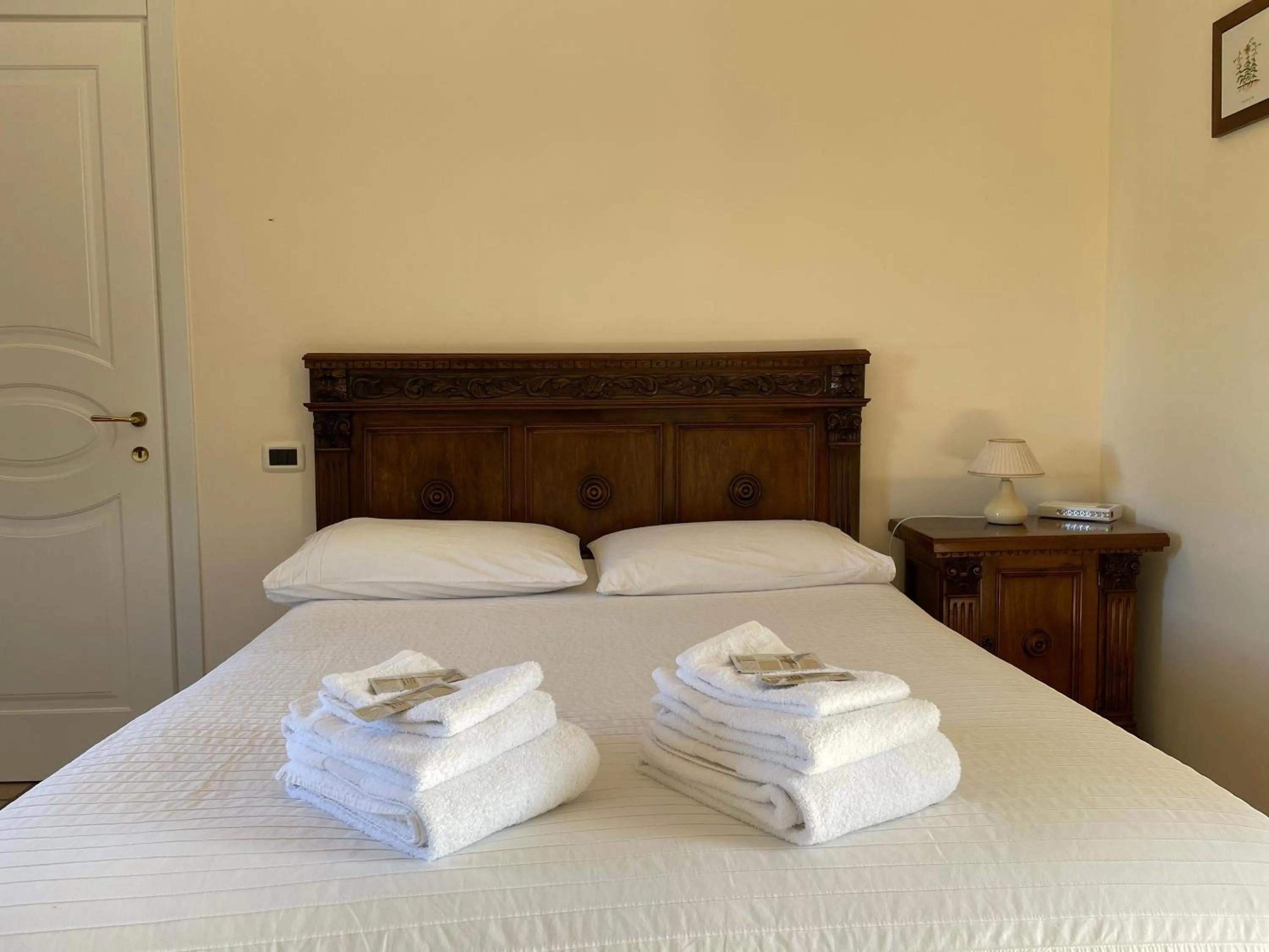 Bed in B&B Donna Luisa