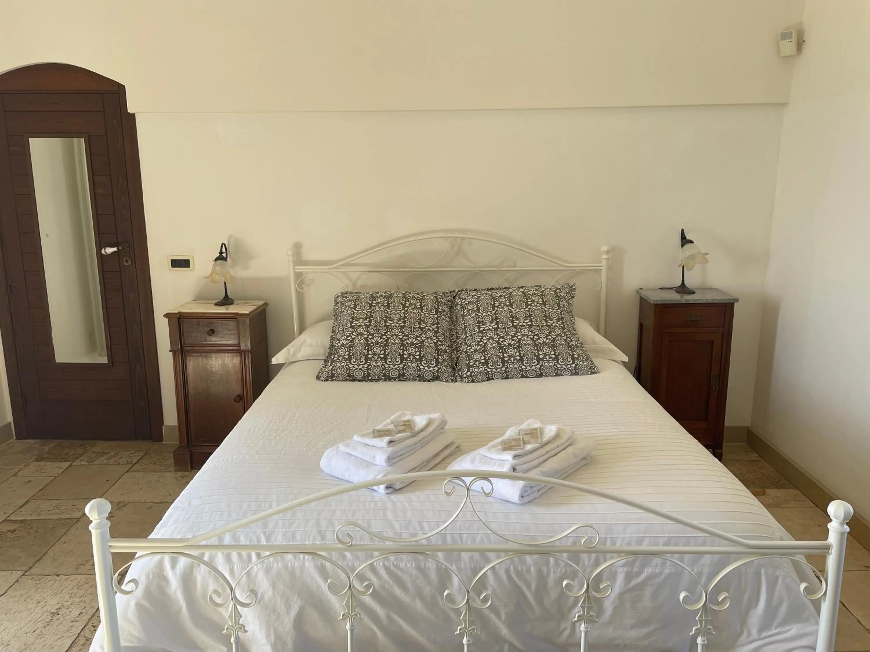 Bed in B&B Donna Luisa