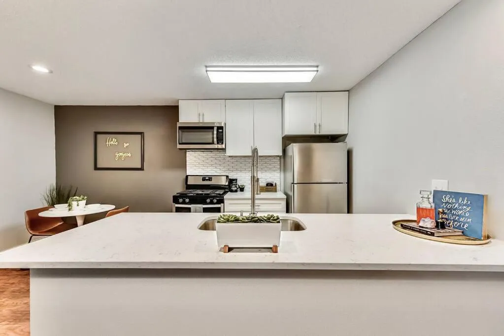 Global Cup Hello Gorgeous Flat near Downtown!