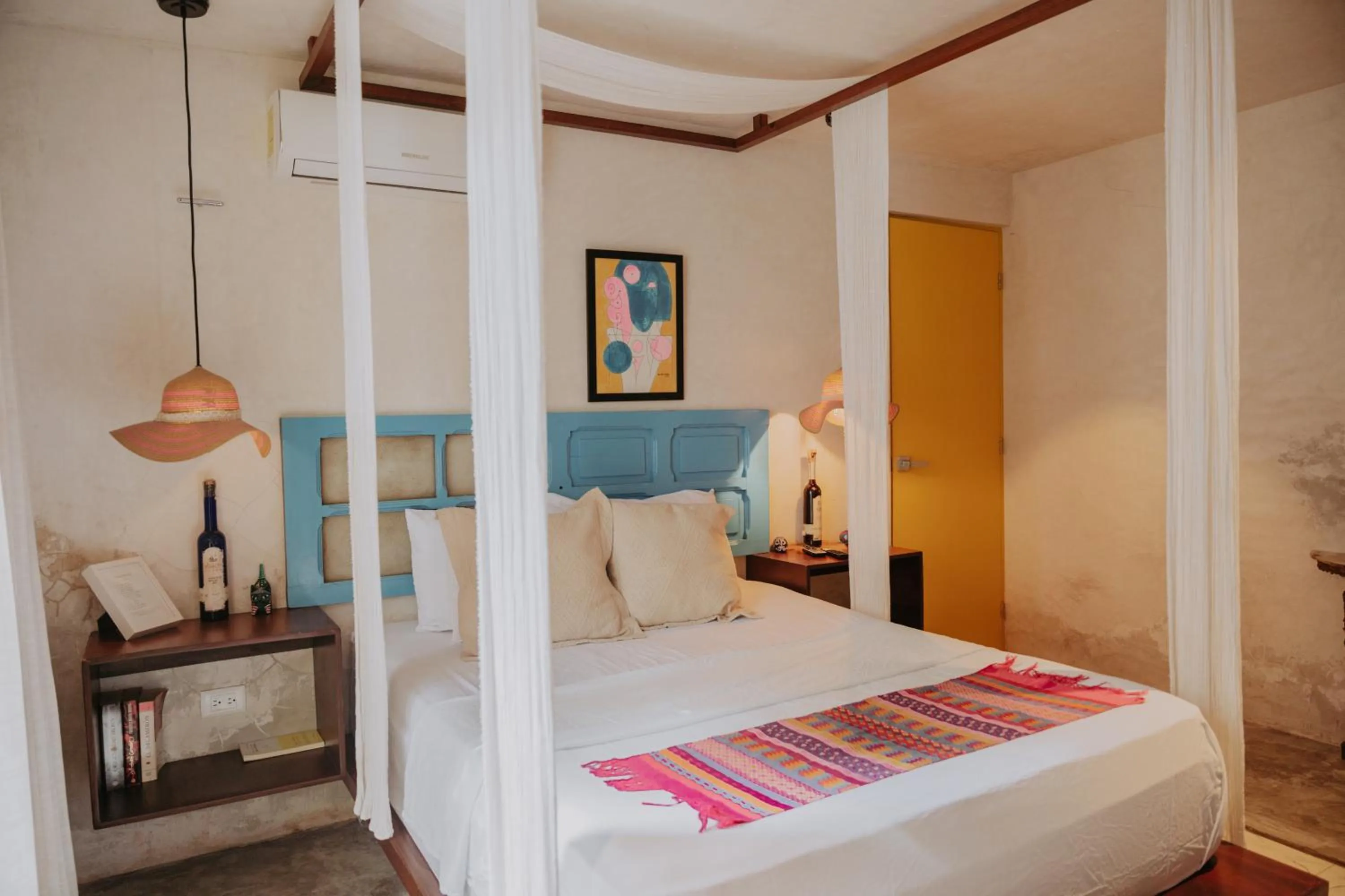 Photo of the whole room, Bed in CASA CHAKÁ BOUTIQUE