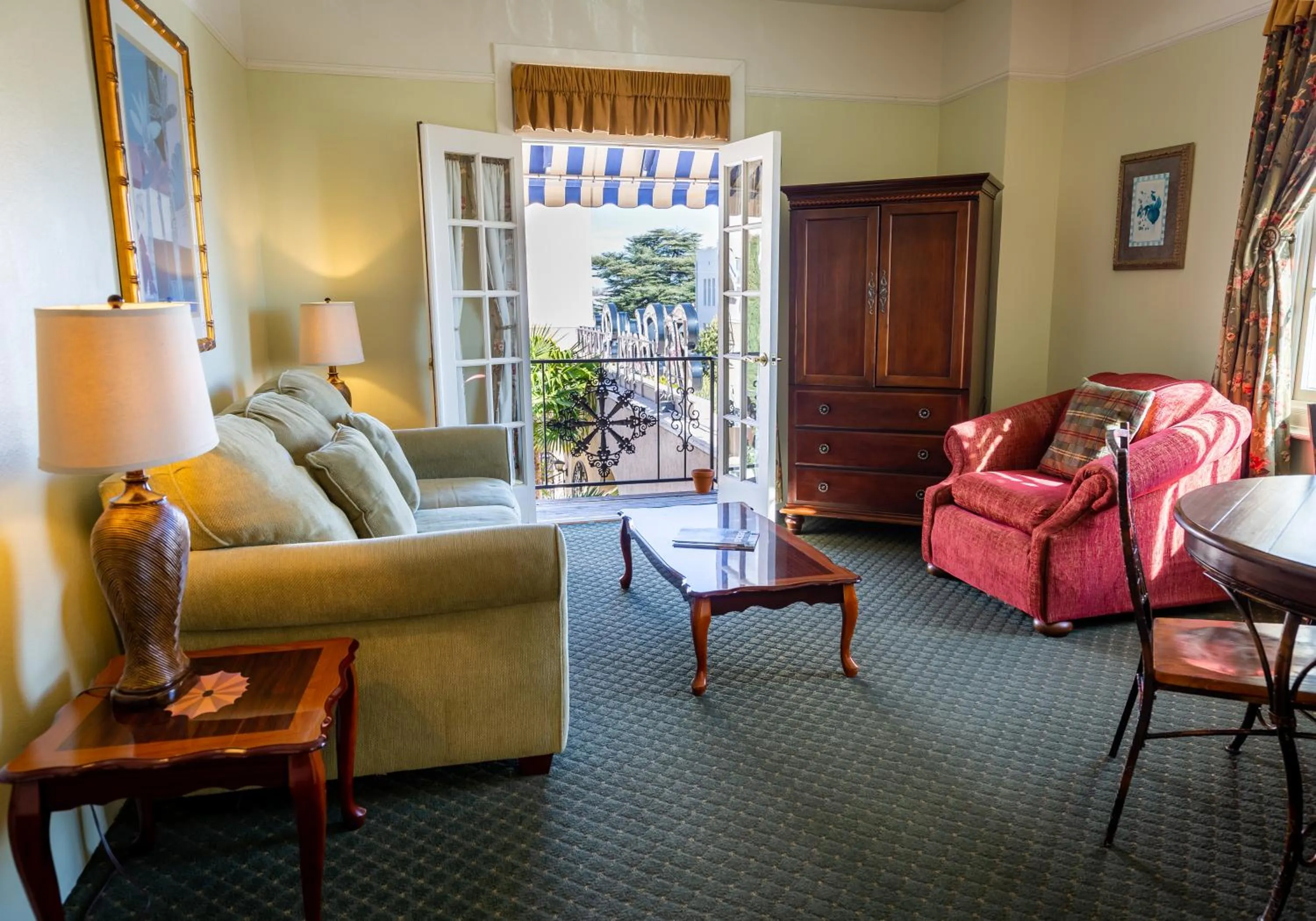 Living room in The Hotel Paisano
