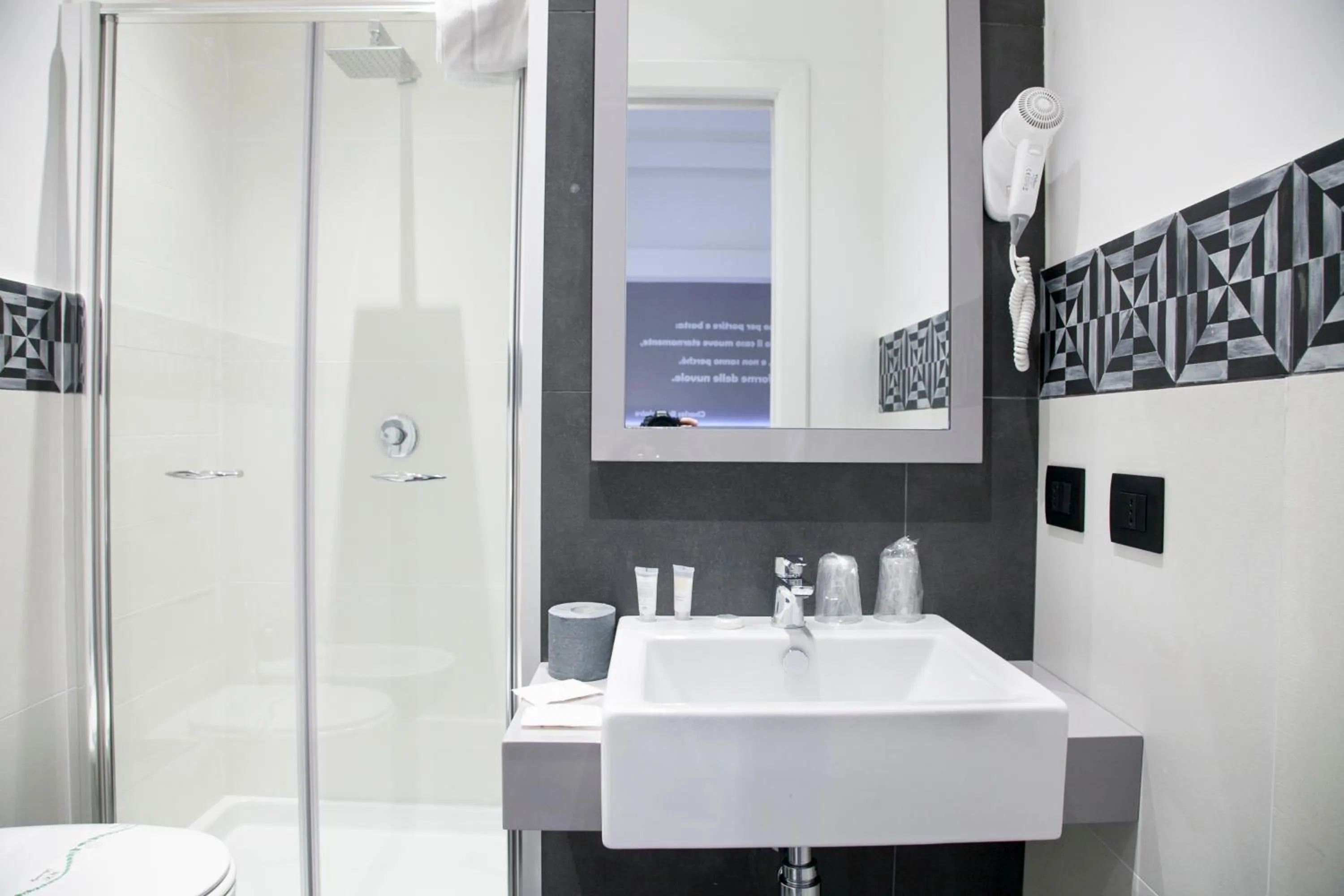 Shower in Nostos rooms & Apartments